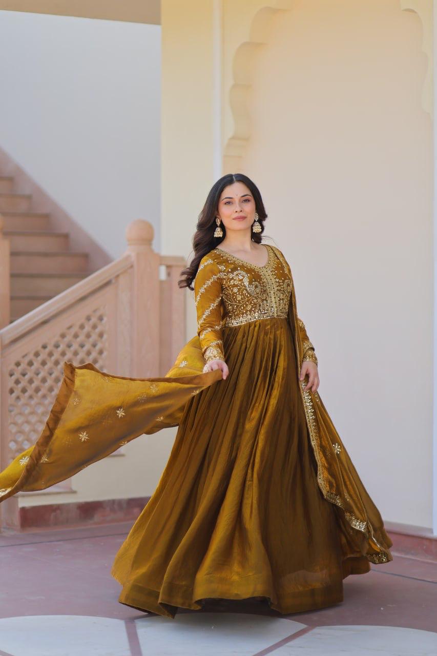 Hooriya fashions - Fendy Fabric With Zari & Sequins Embroidered work suits