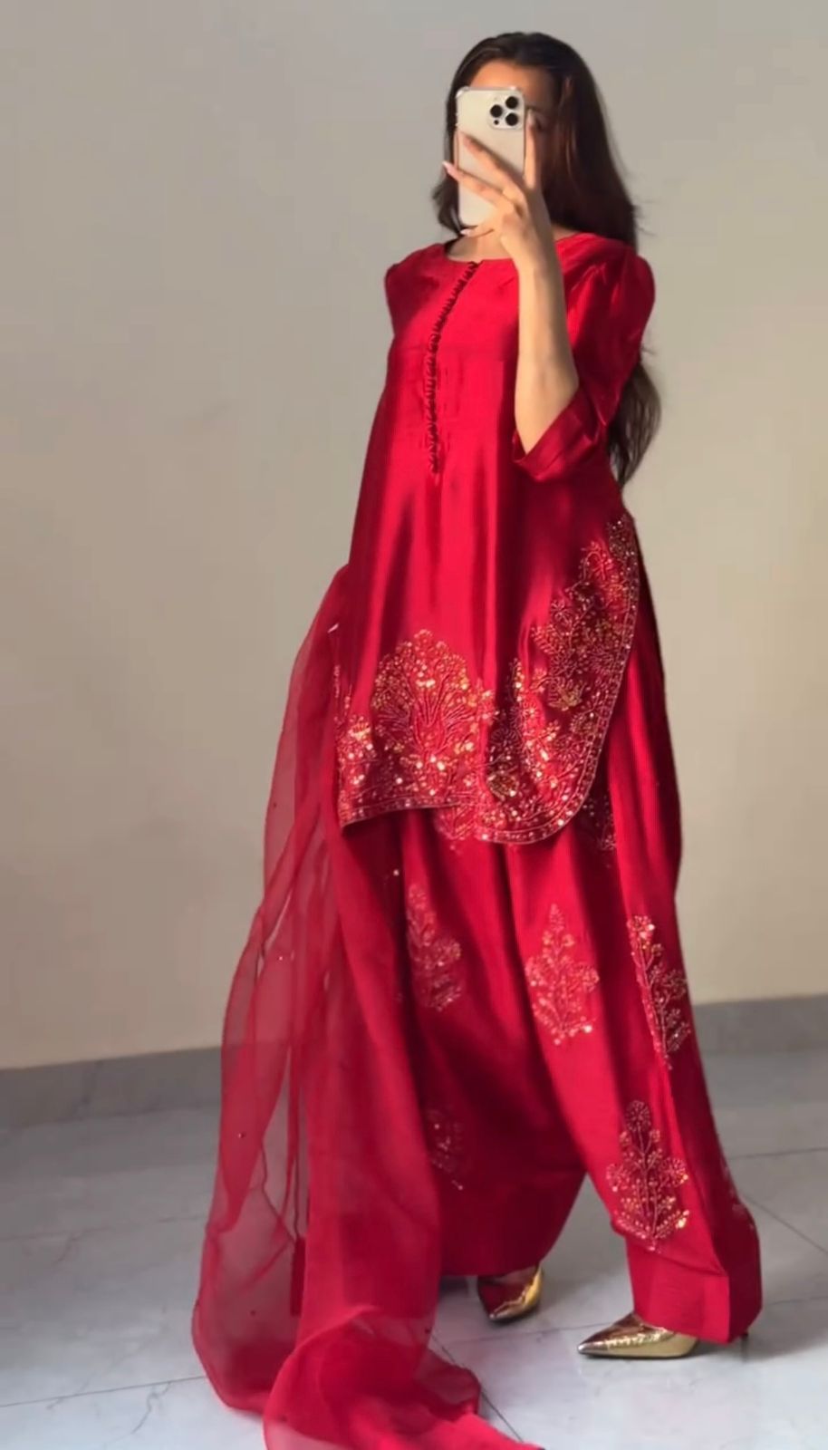 Hooriya Fashions - Silk Top-Bottom And Dupatta Set.