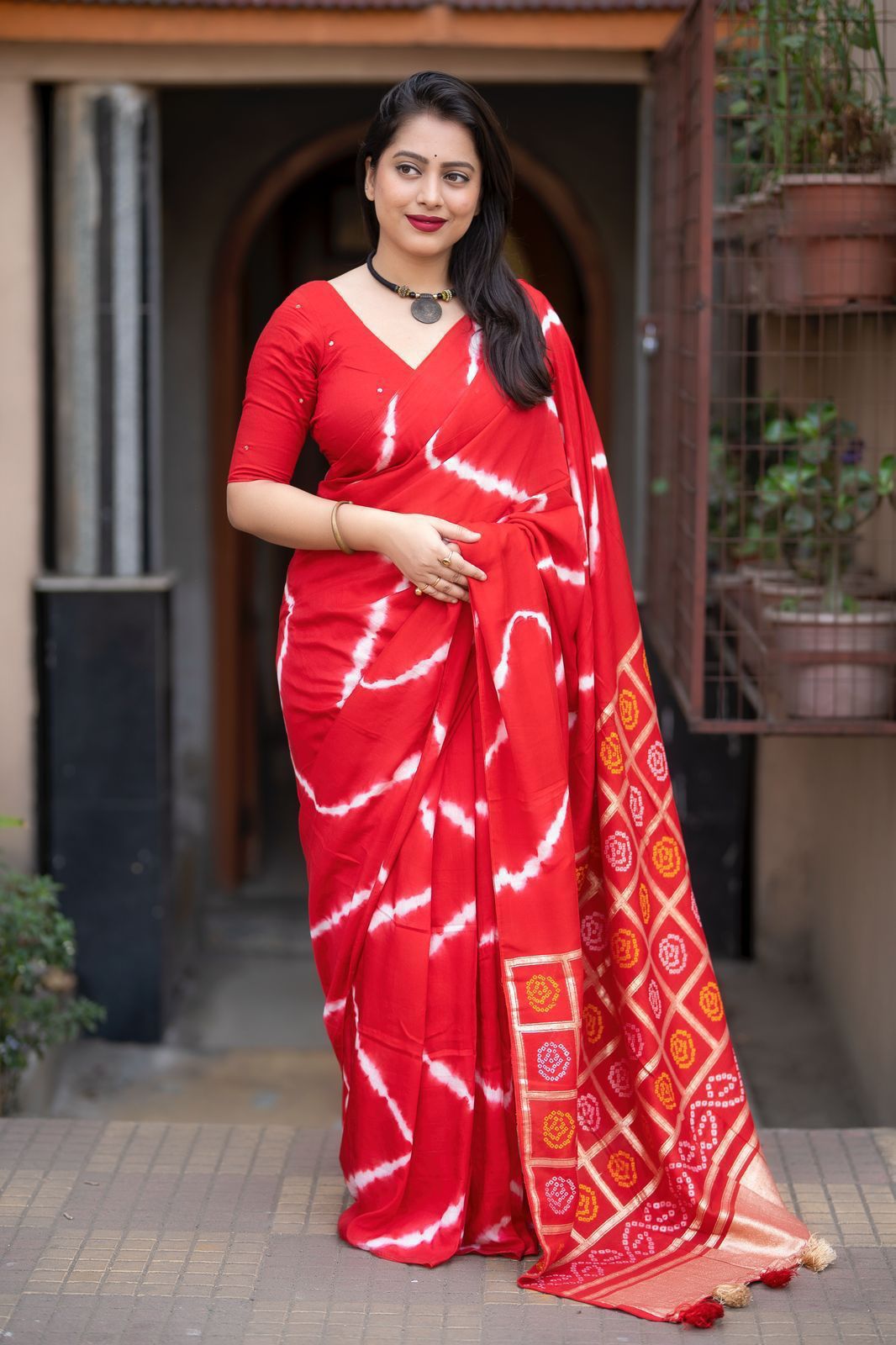 Hooriya Fashions - New supery designed traditional bhandani leheriya saree.