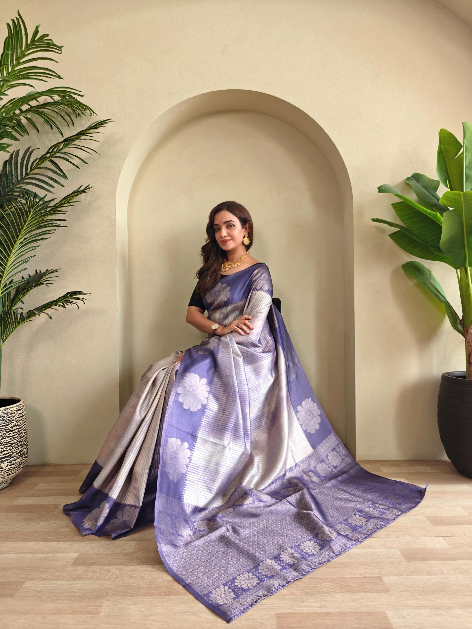 Hooriya fashions - Premium printed Silk weaving sarees