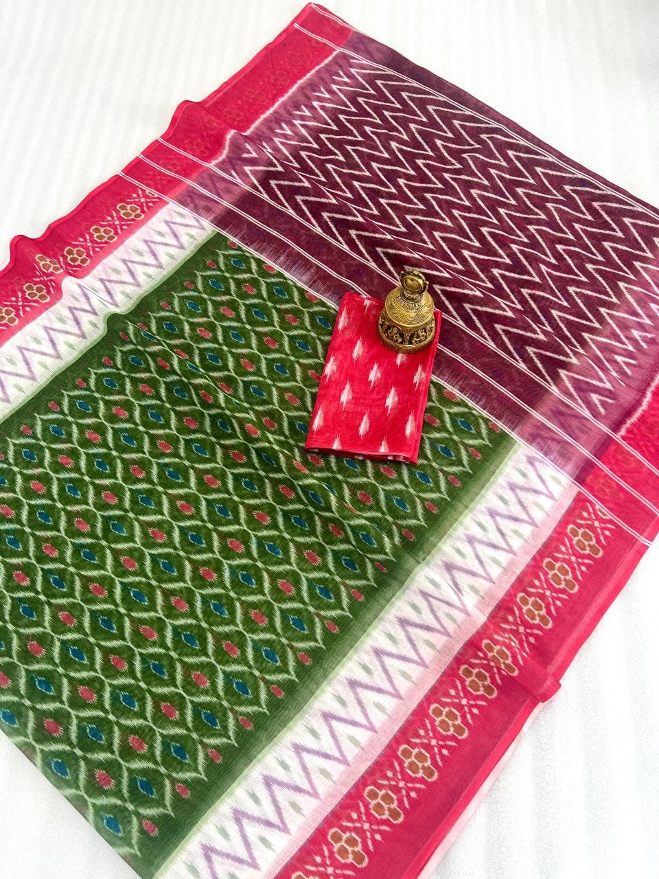 Hooriya fashions - Plain Linen saree