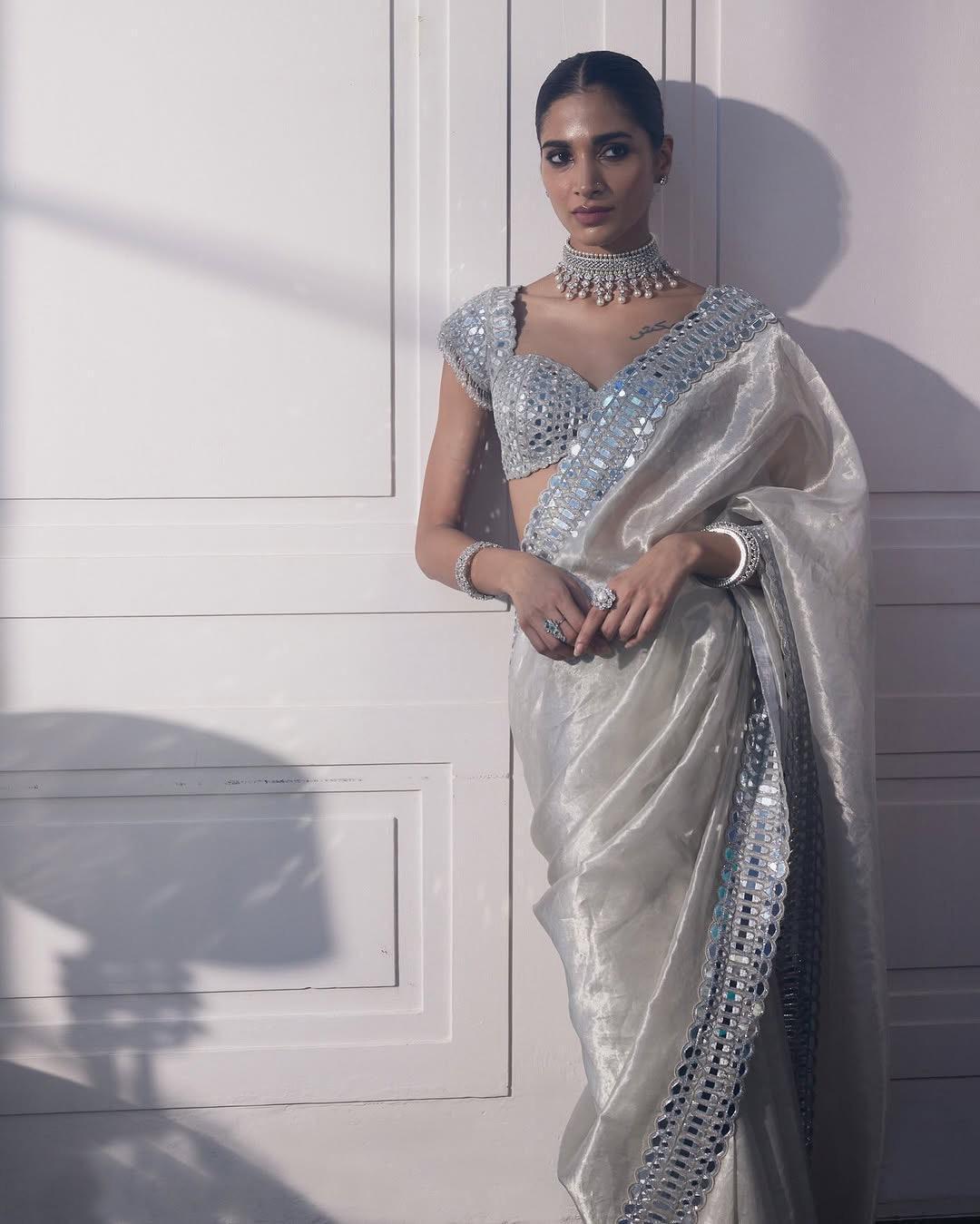 Hooriya fashions - Sift satin Organza saree