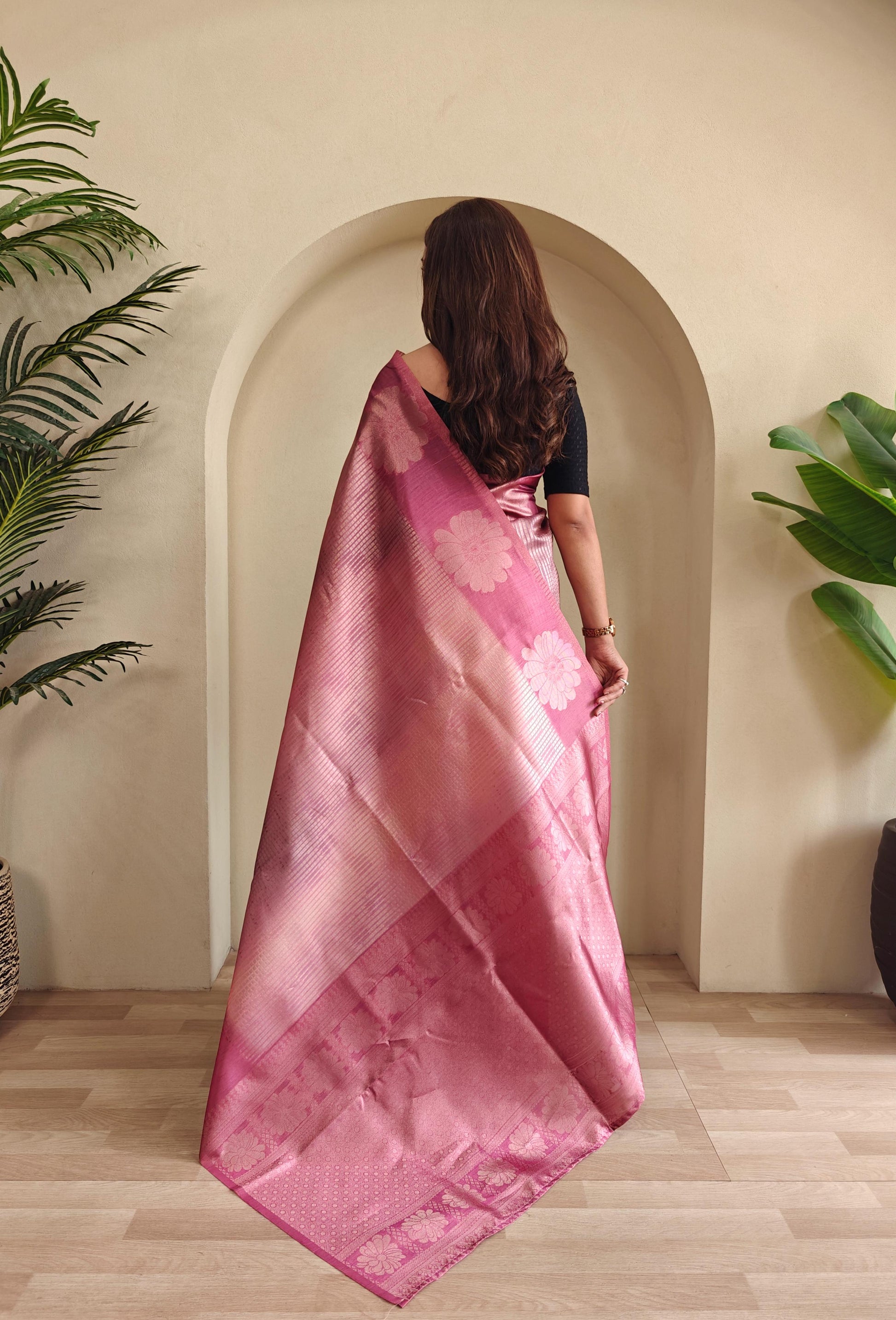 Hooriya fashions - Premium printed Silk weaving sarees