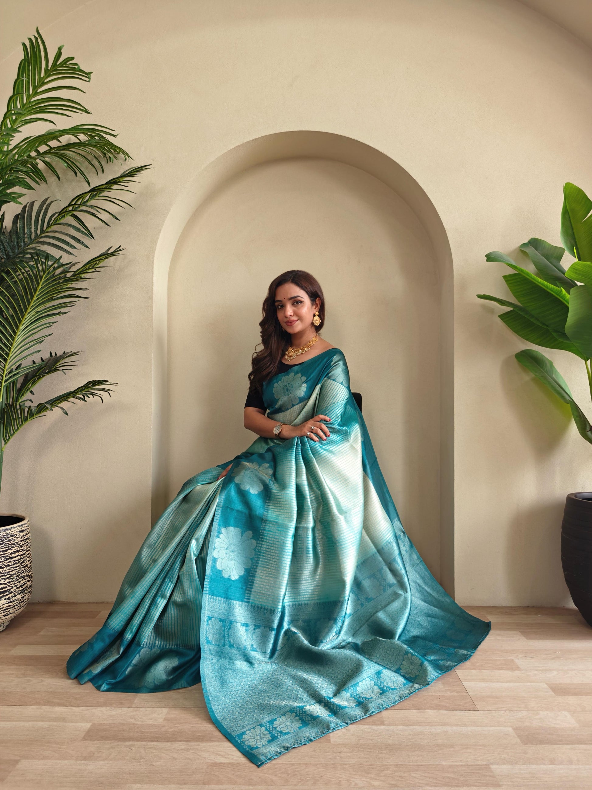 Hooriya fashions - Premium printed Silk weaving sarees