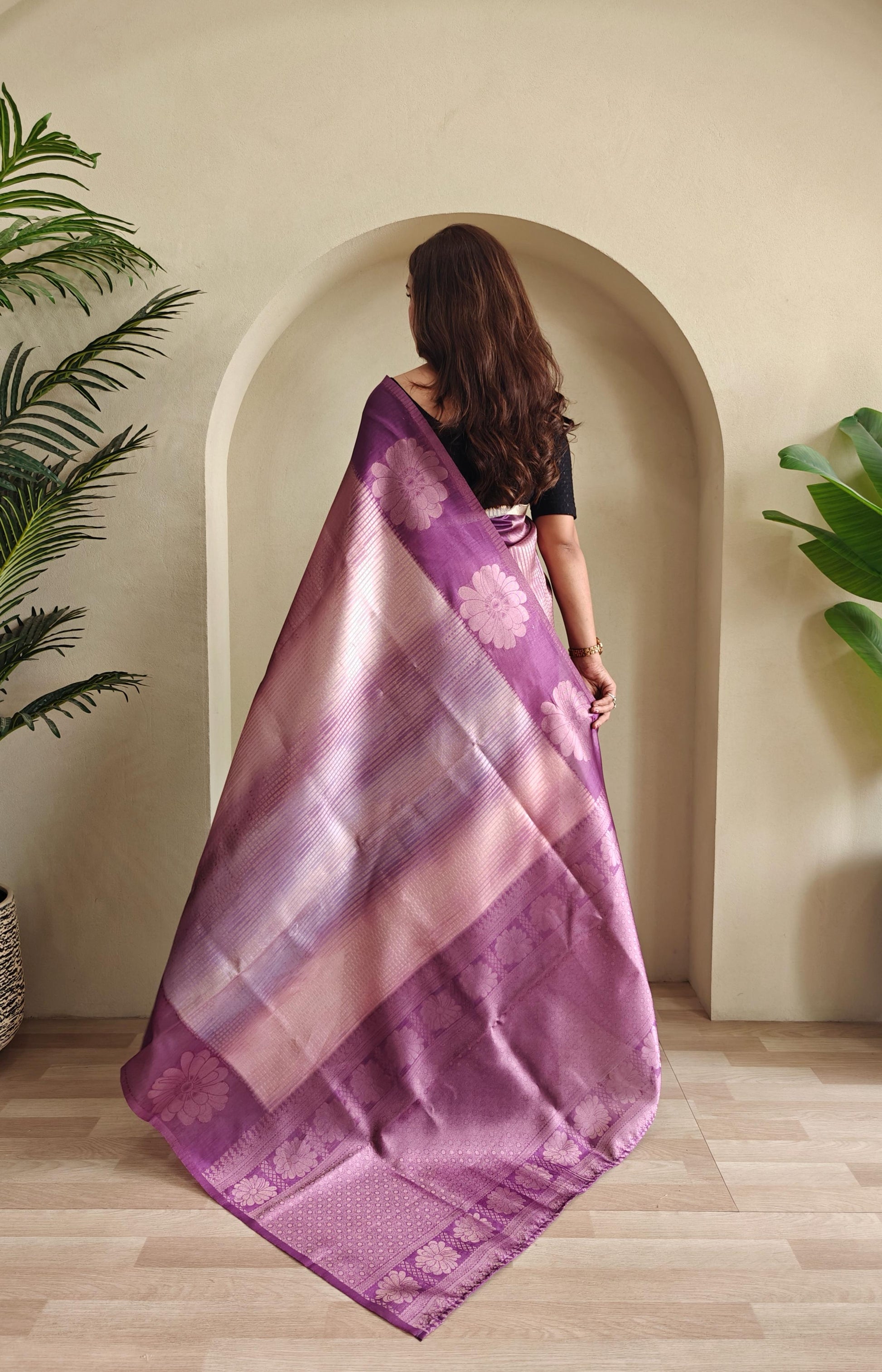Hooriya fashions - Premium printed Silk weaving sarees