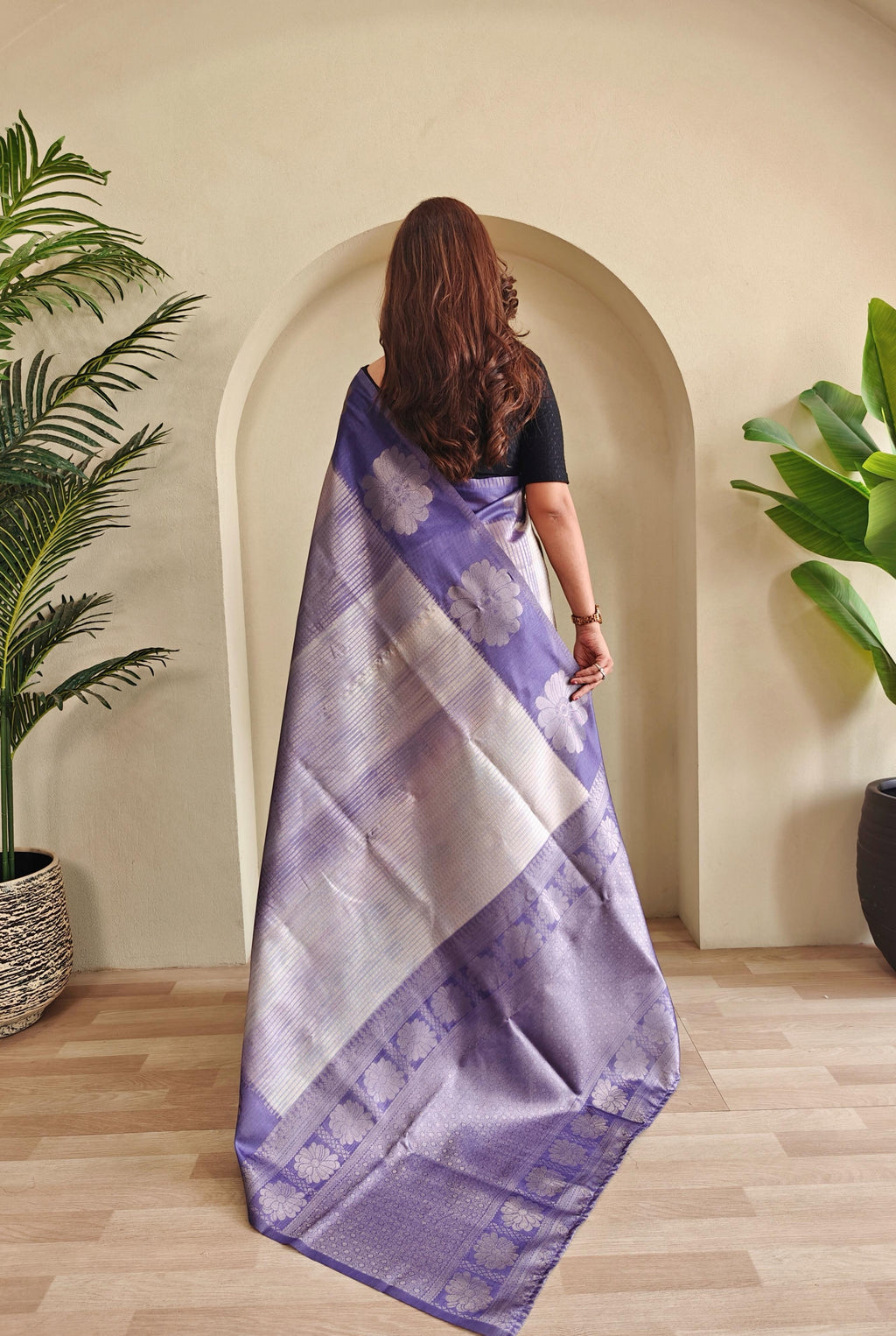 Hooriya fashions - Premium printed Silk weaving sarees