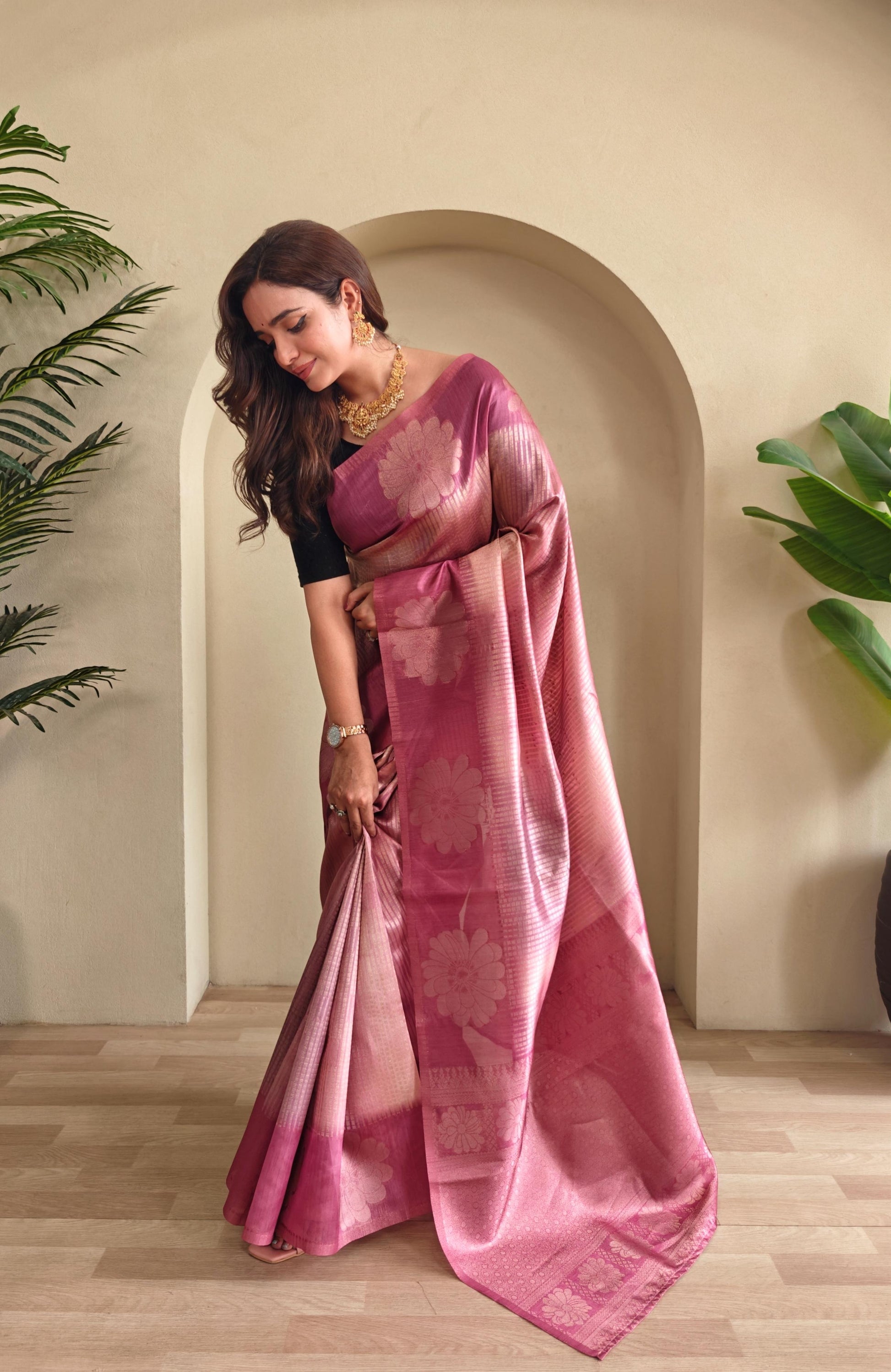 Hooriya fashions - Premium printed Silk weaving sarees