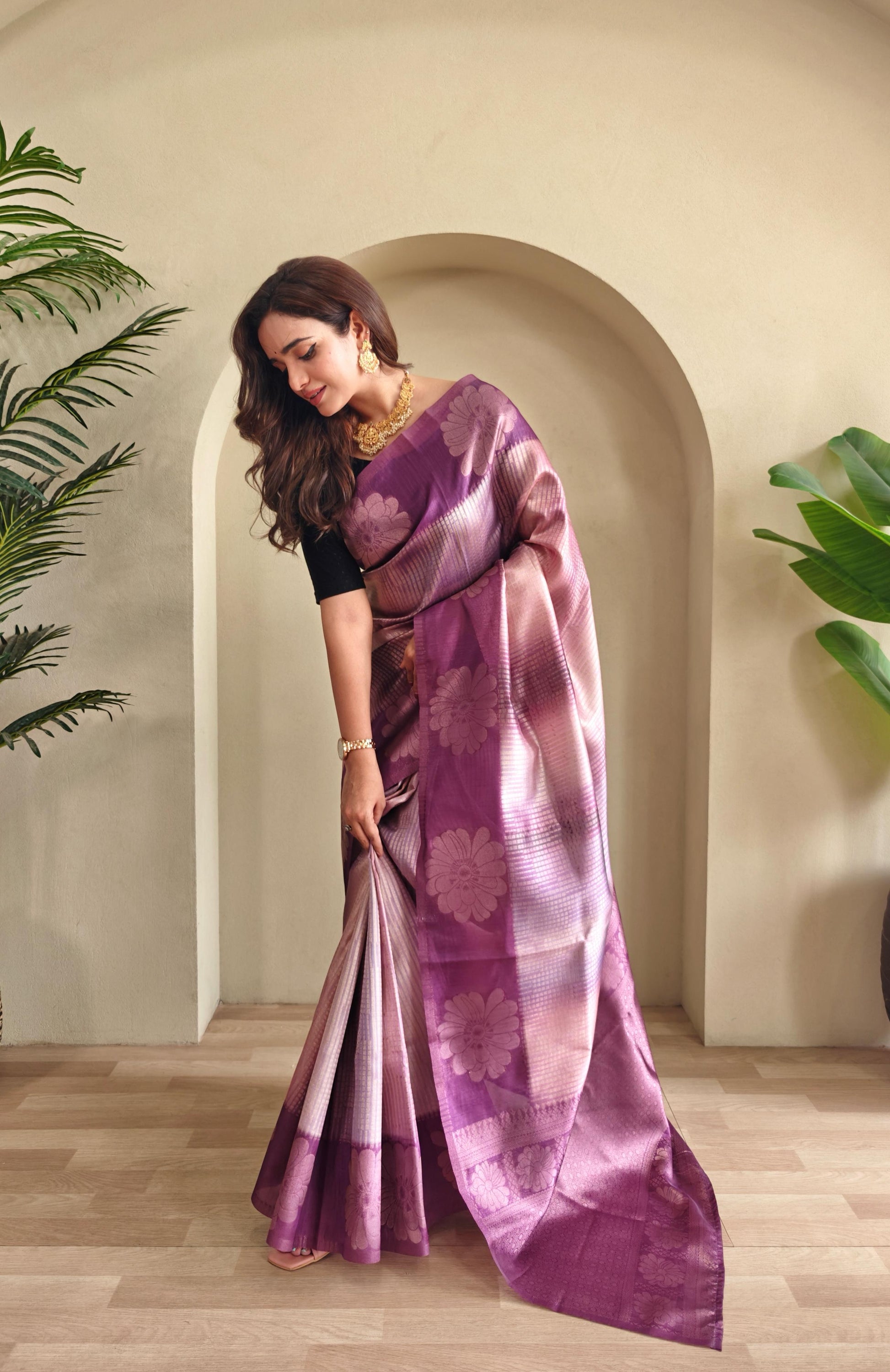 Hooriya fashions - Premium printed Silk weaving sarees
