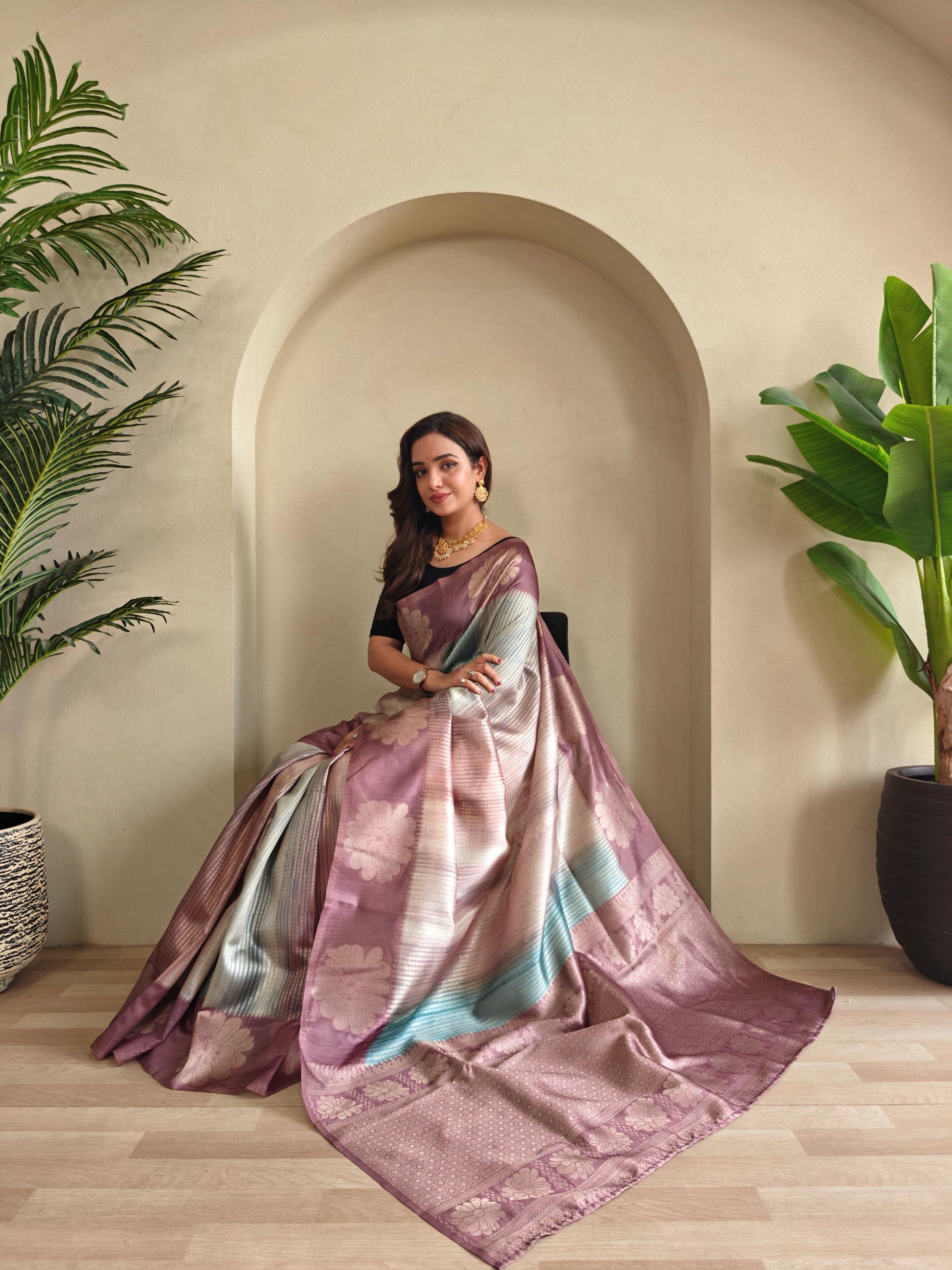 Hooriya fashions - Premium printed Silk weaving sarees