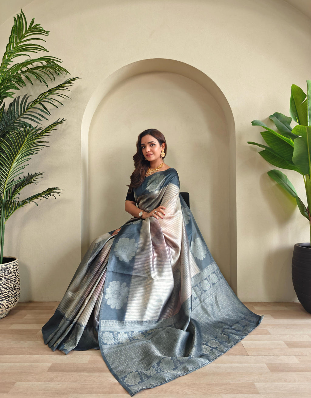 Hooriya fashions - Premium printed Silk weaving sarees