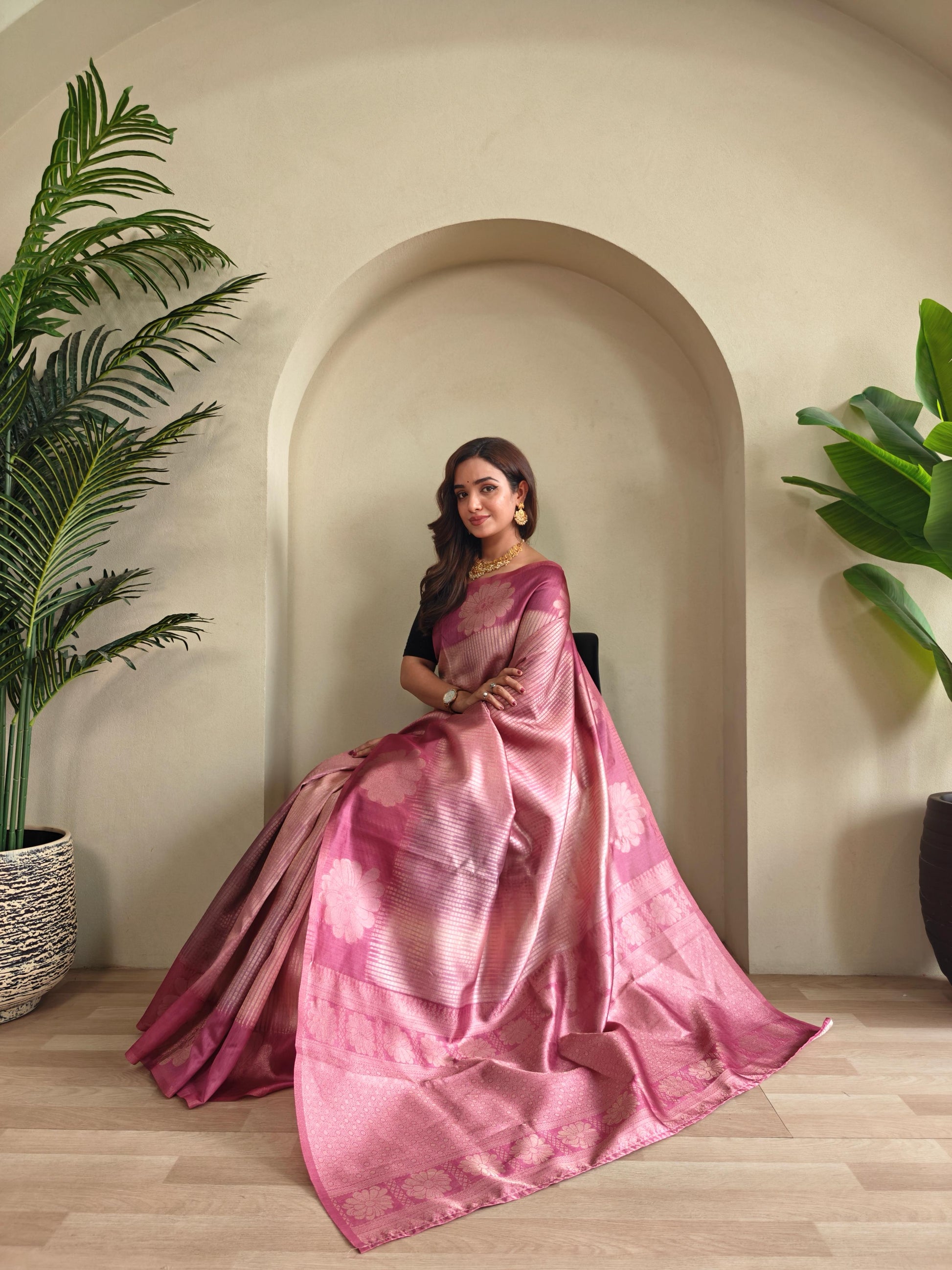Hooriya fashions - Premium printed Silk weaving sarees