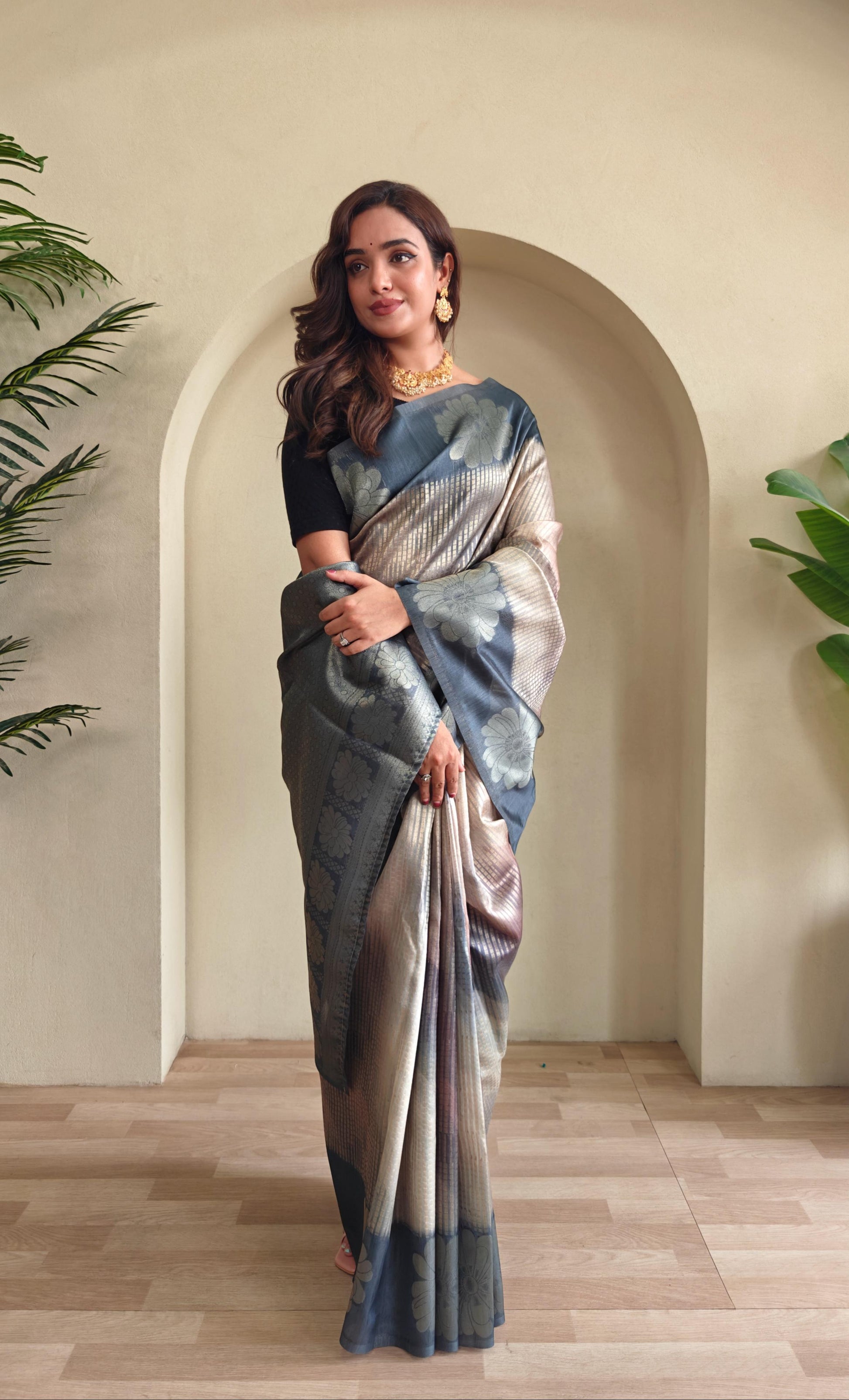 Hooriya fashions - Premium printed Silk weaving sarees
