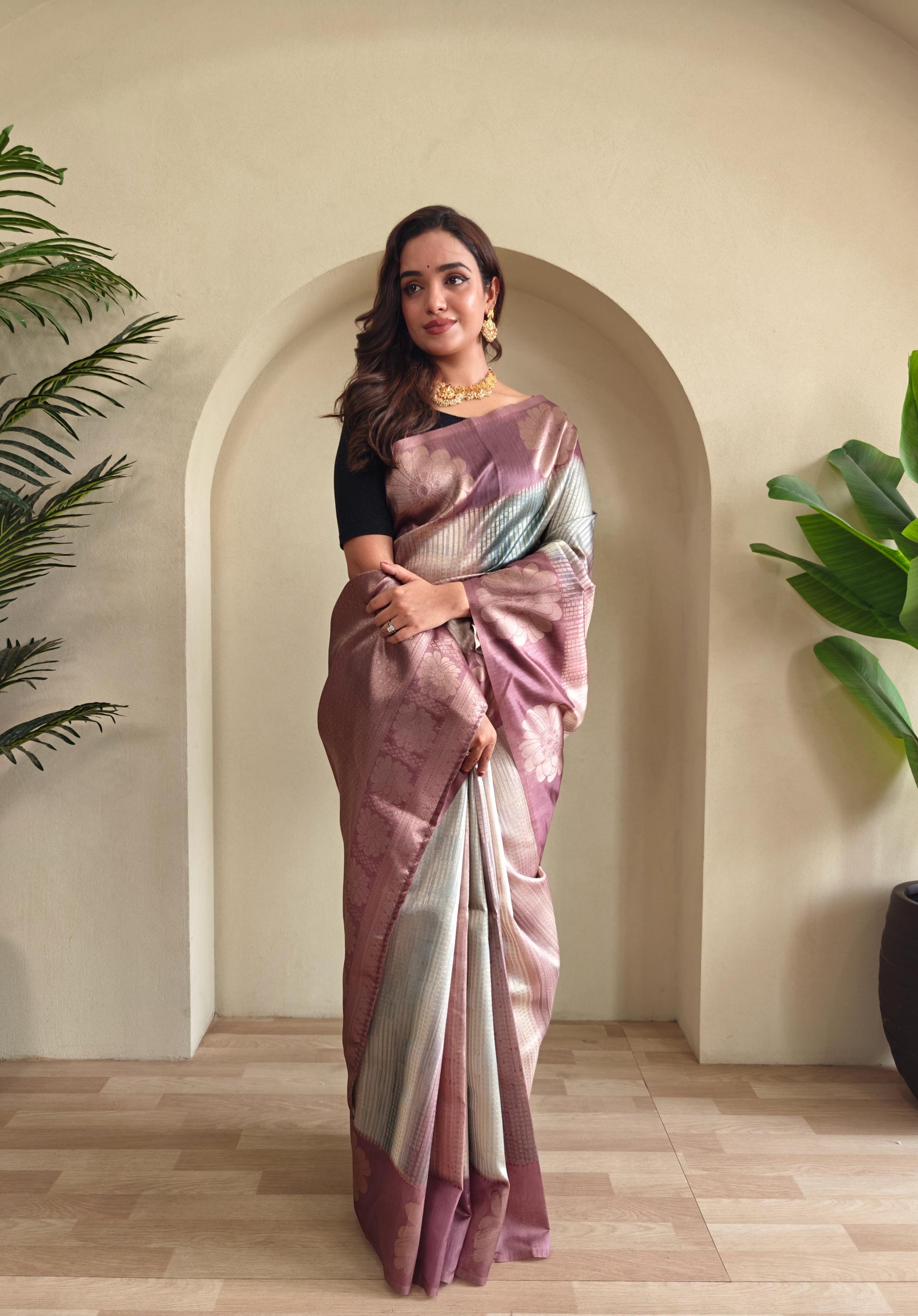 Hooriya fashions - Premium printed Silk weaving sarees