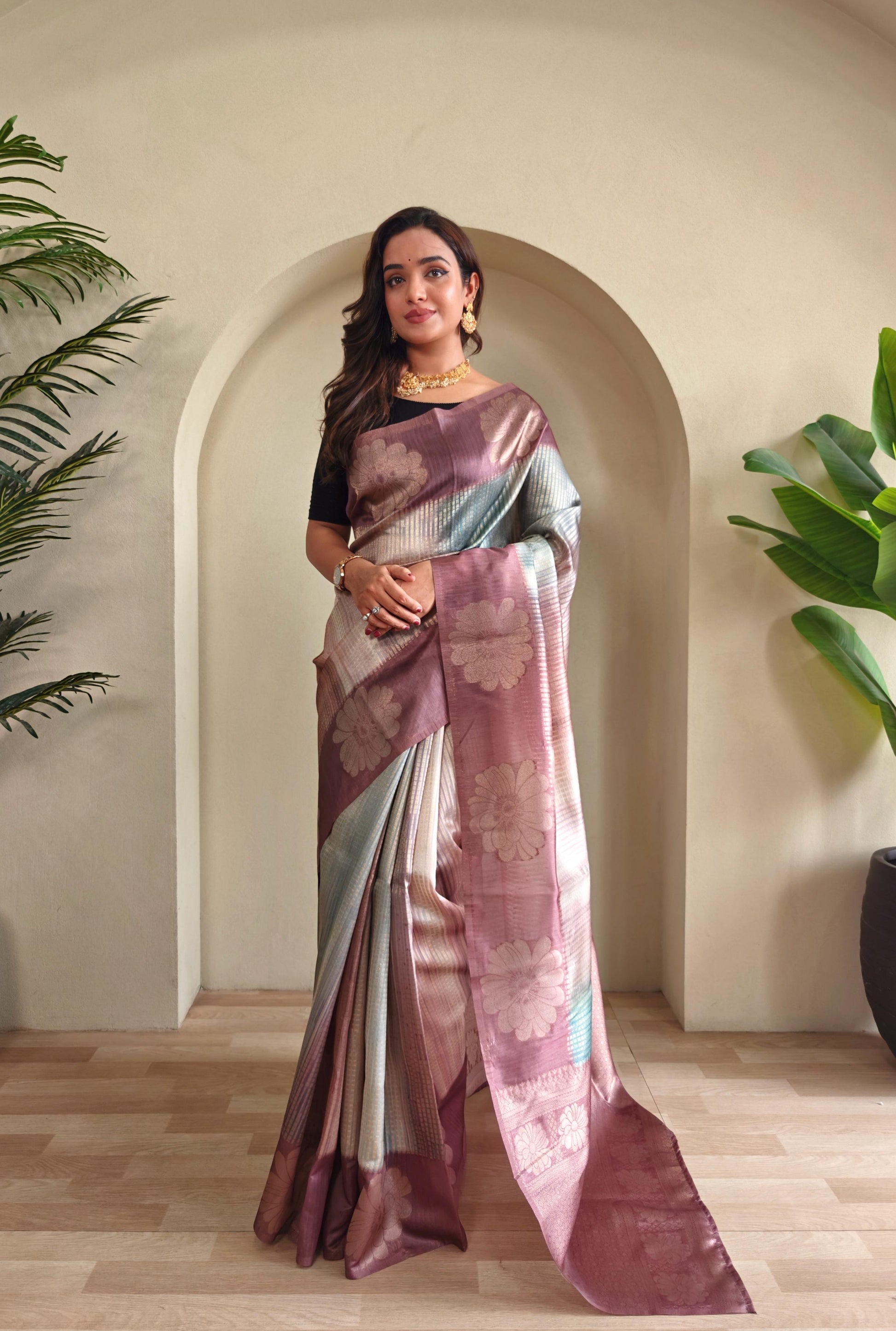Hooriya fashions - Premium printed Silk weaving sarees