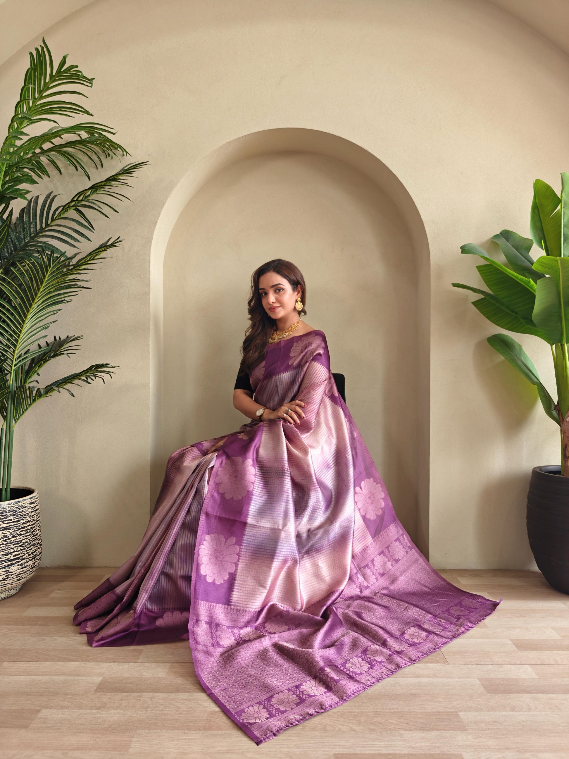 Hooriya fashions - Premium printed Silk weaving sarees