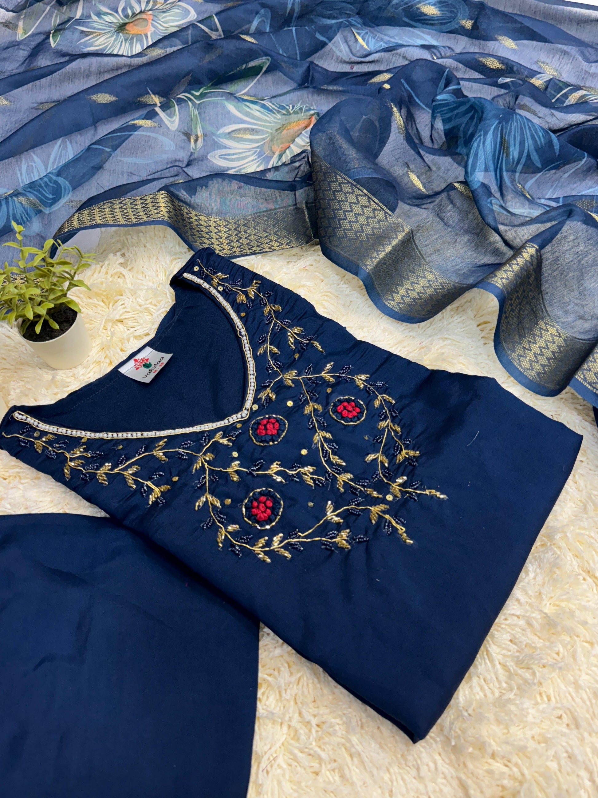Hooriya fashions - Designers Kurti Pent Dupatta Set