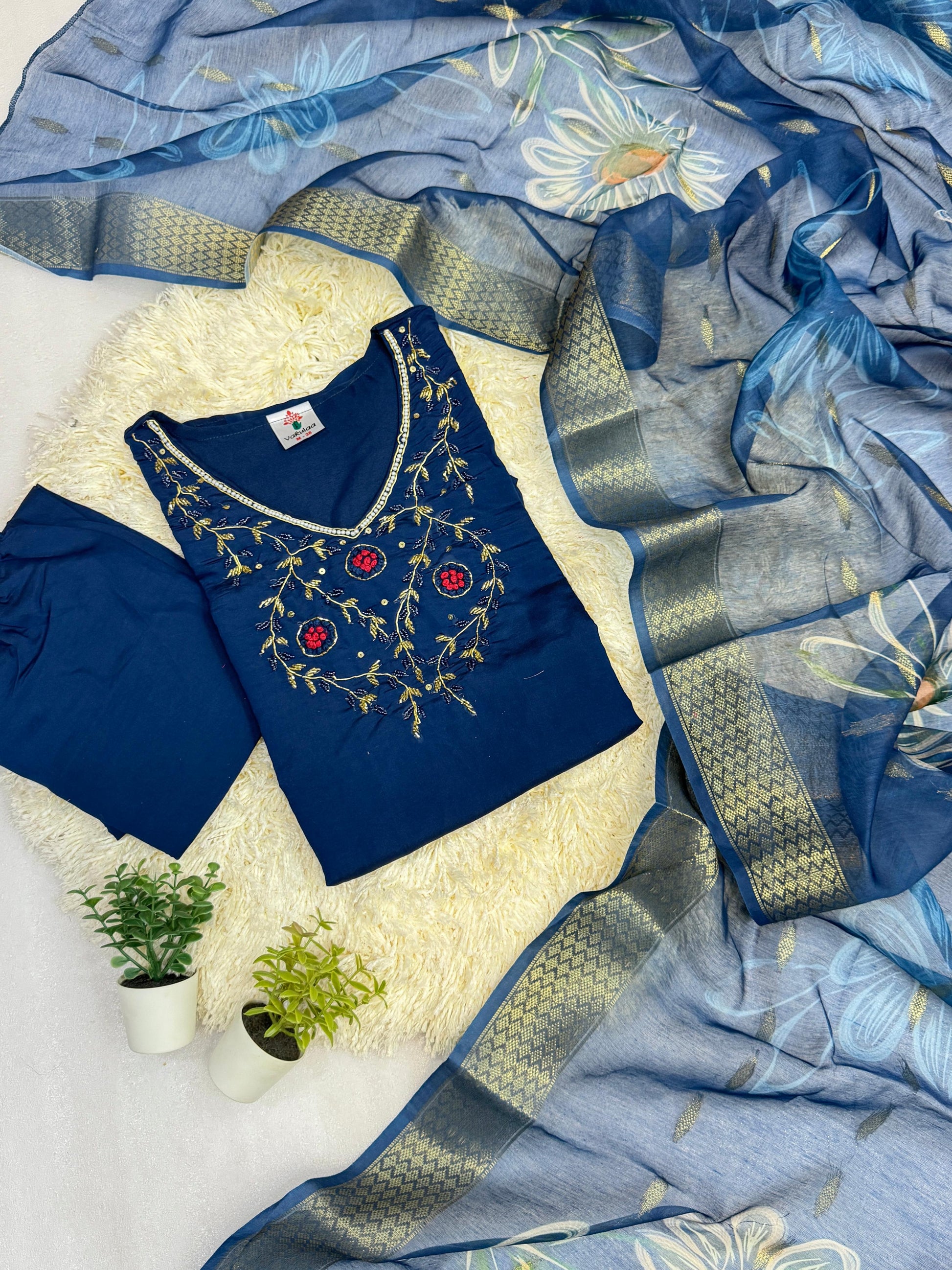 Hooriya fashions - Designers Kurti Pent Dupatta Set