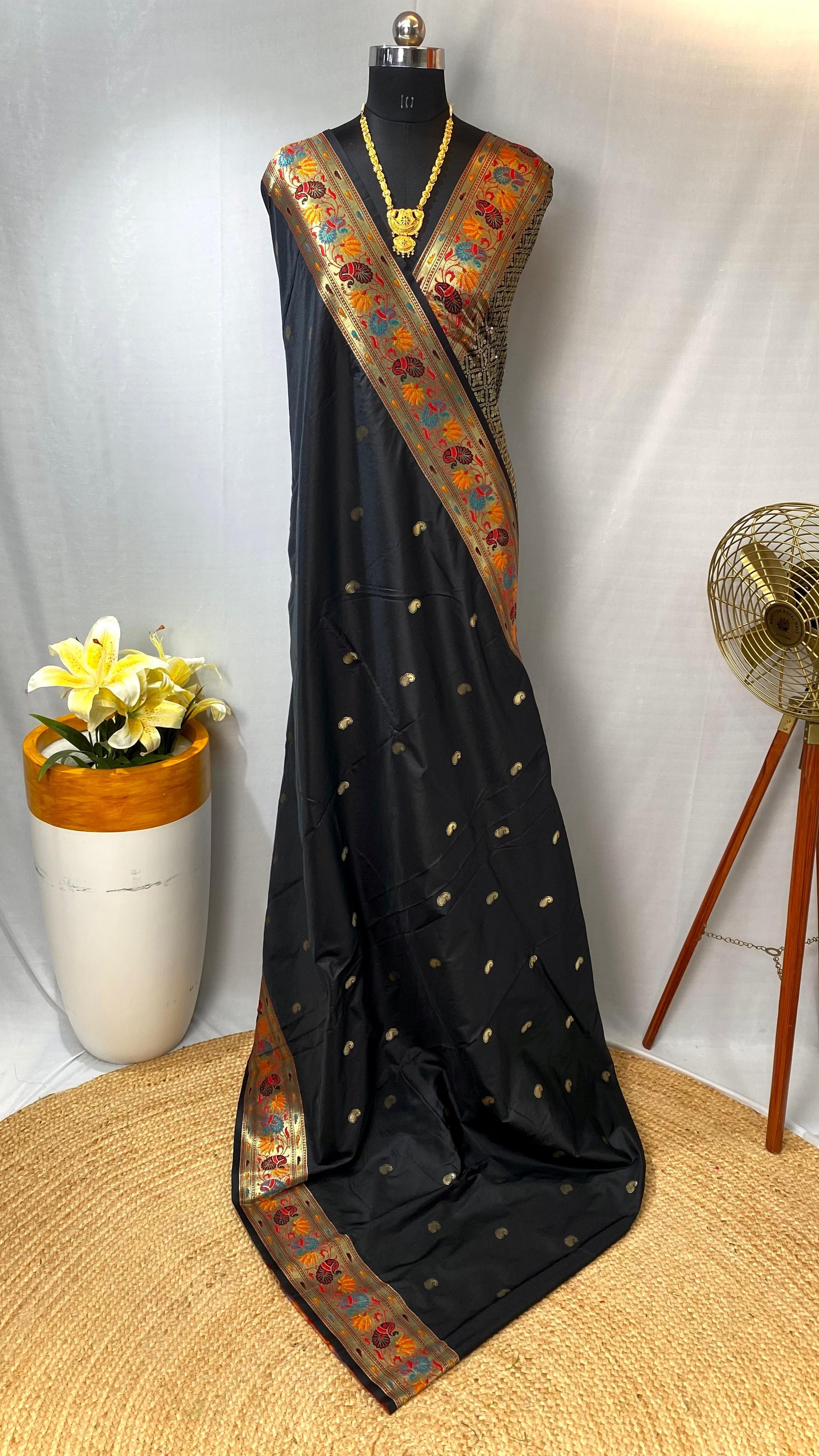 Hooriya fashions - Paithani silk sarees