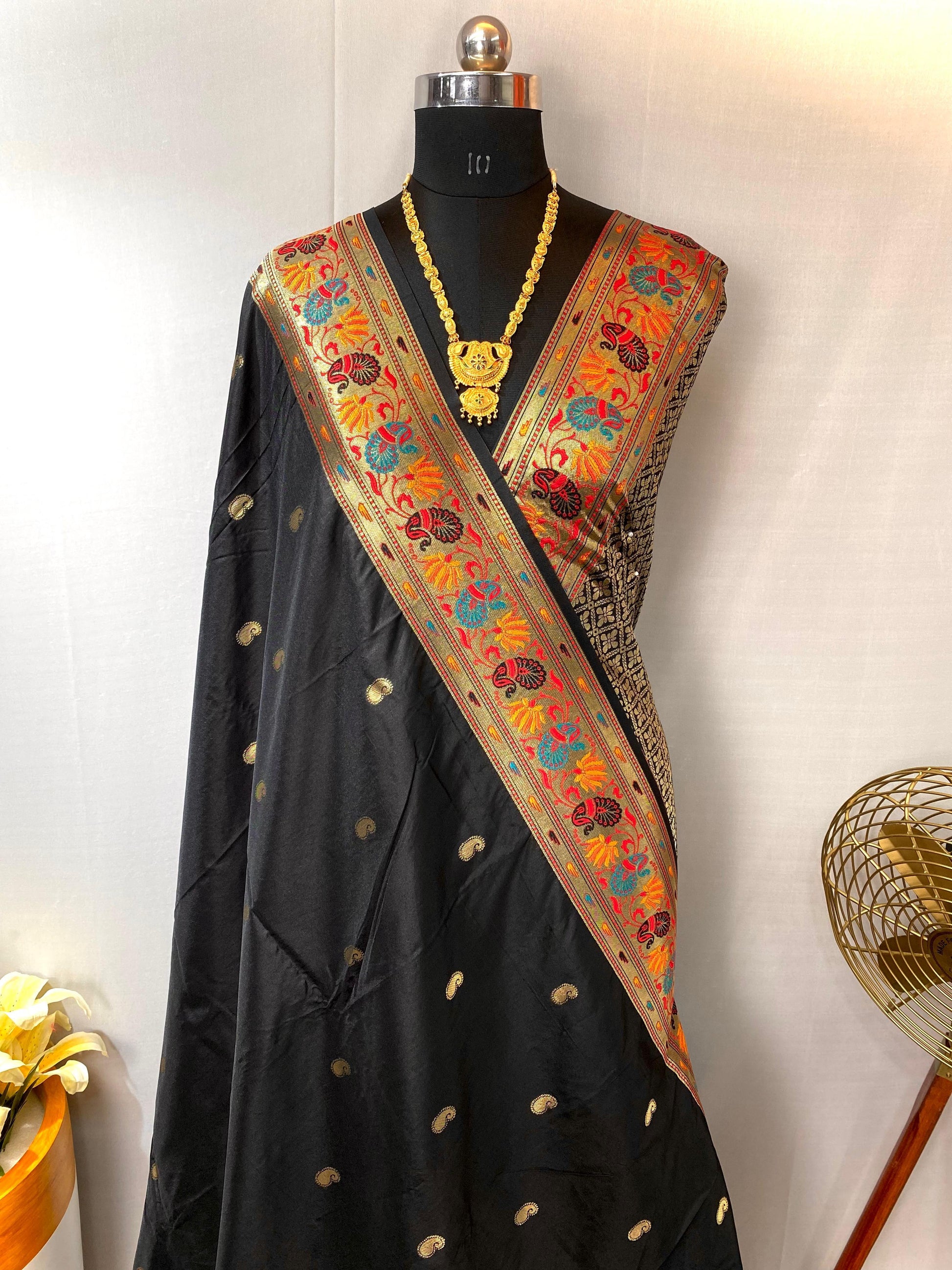 Hooriya fashions - Paithani silk sarees