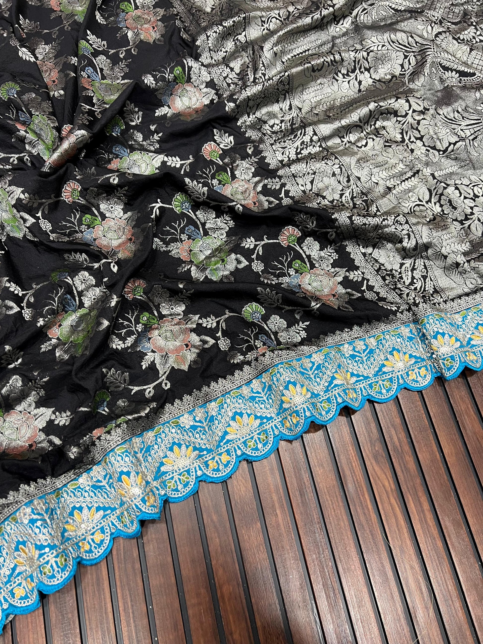 Pure Banarasi Crep Georgette Jaqurad Weveing meenakari Janglo jaal weveing with beautiful Rich pallu saree and heavy Broket Weveing blouse piece