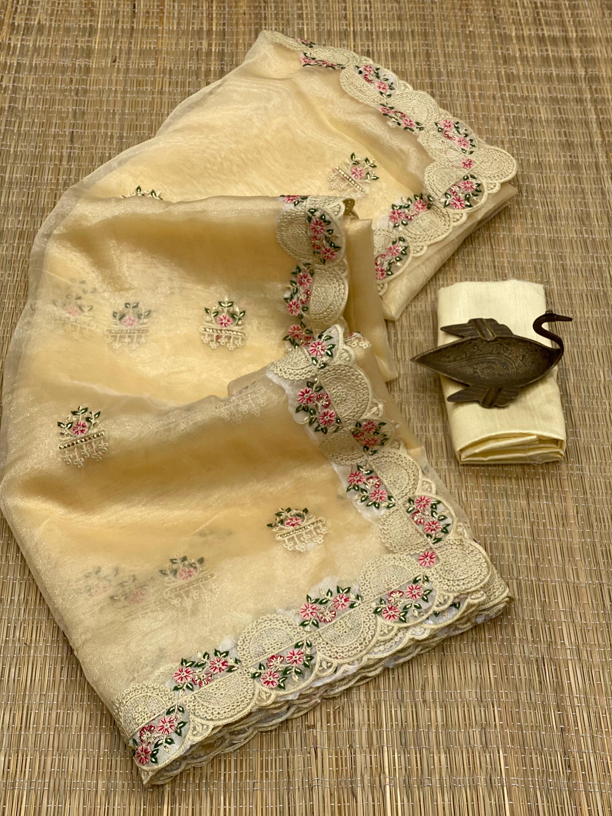 Hooriya fashions - BEAUTIFUL ORGANZA SAREE