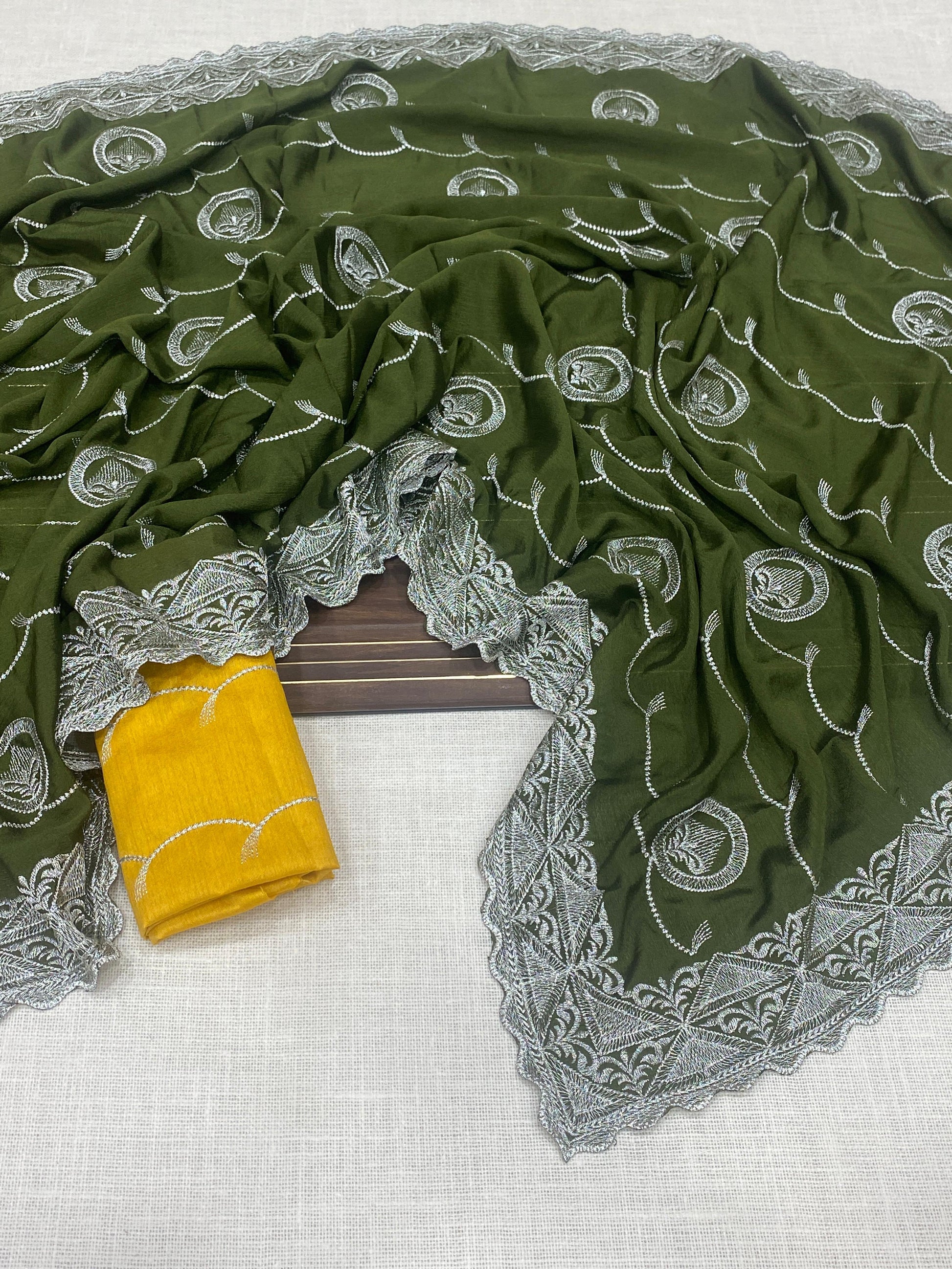 Hooriya fashions - Chinnon silk saree
