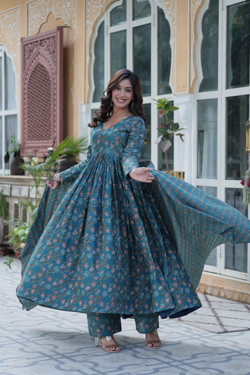 Hooriya fashions - Pure cotton dupattaset with pants.