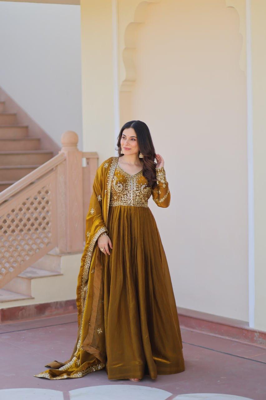 Hooriya fashions - Fendy Fabric With Zari &amp; Sequins Embroidered work suits