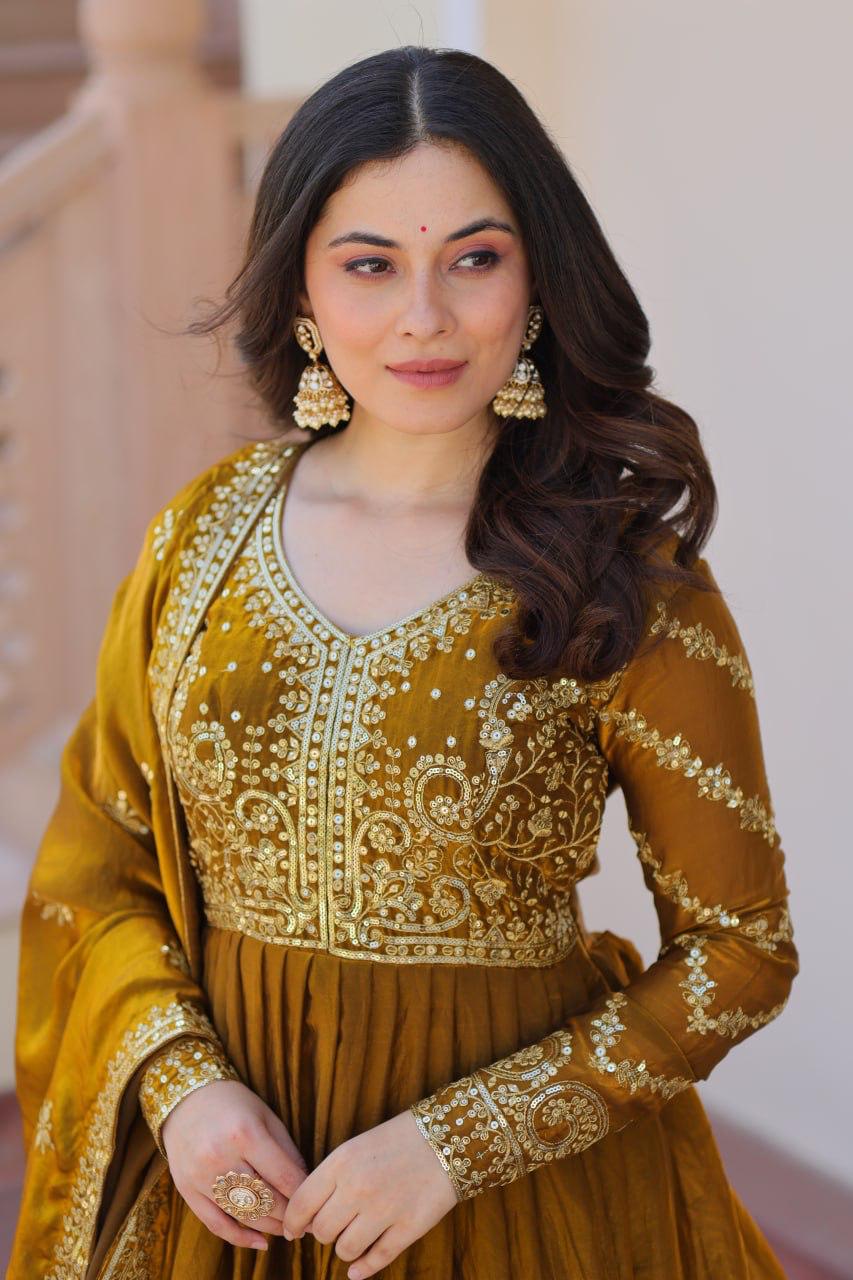 Hooriya fashions - Fendy Fabric With Zari &amp; Sequins Embroidered work suits