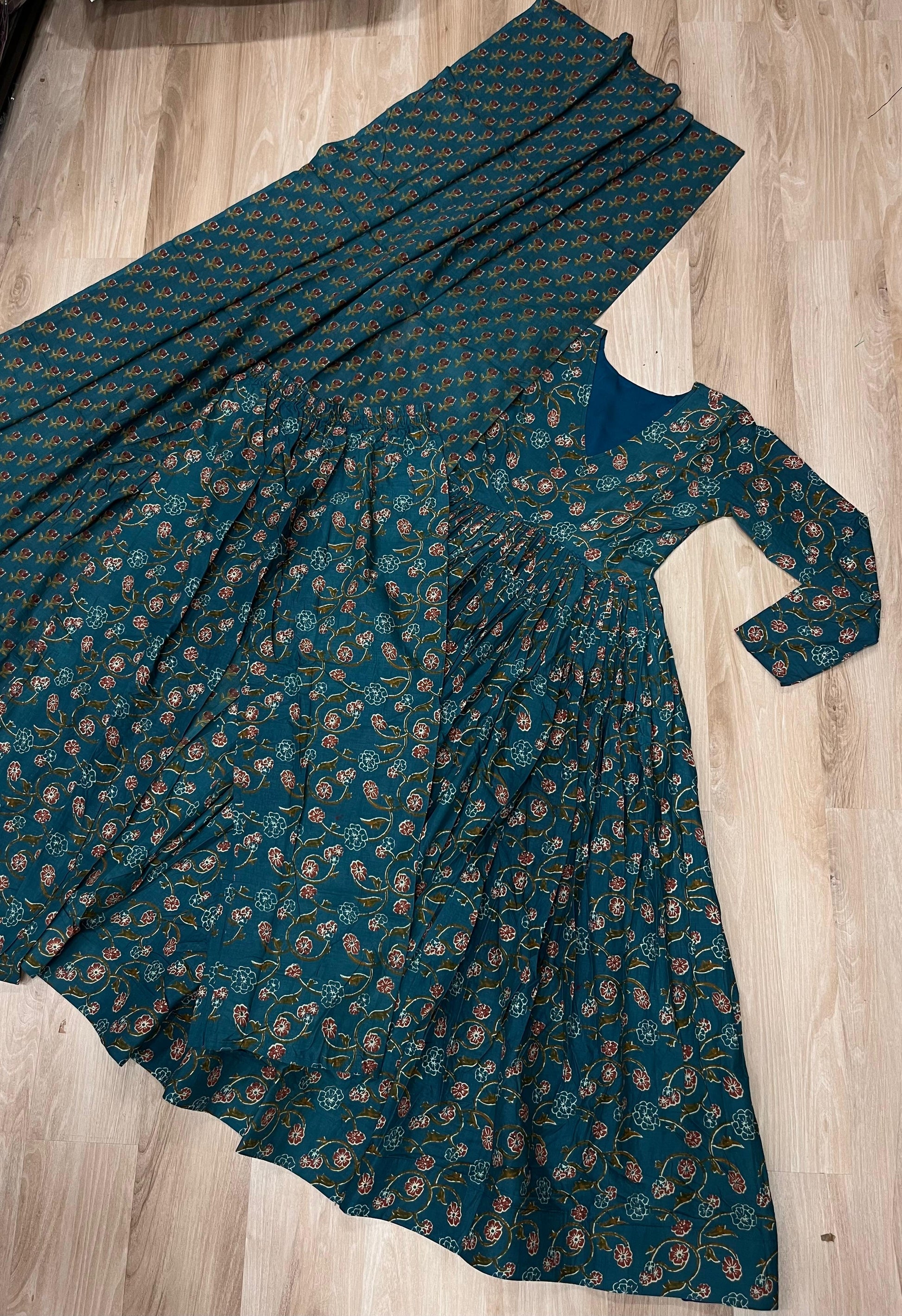 Hooriya fashions - Pure cotton dupattaset with pants.
