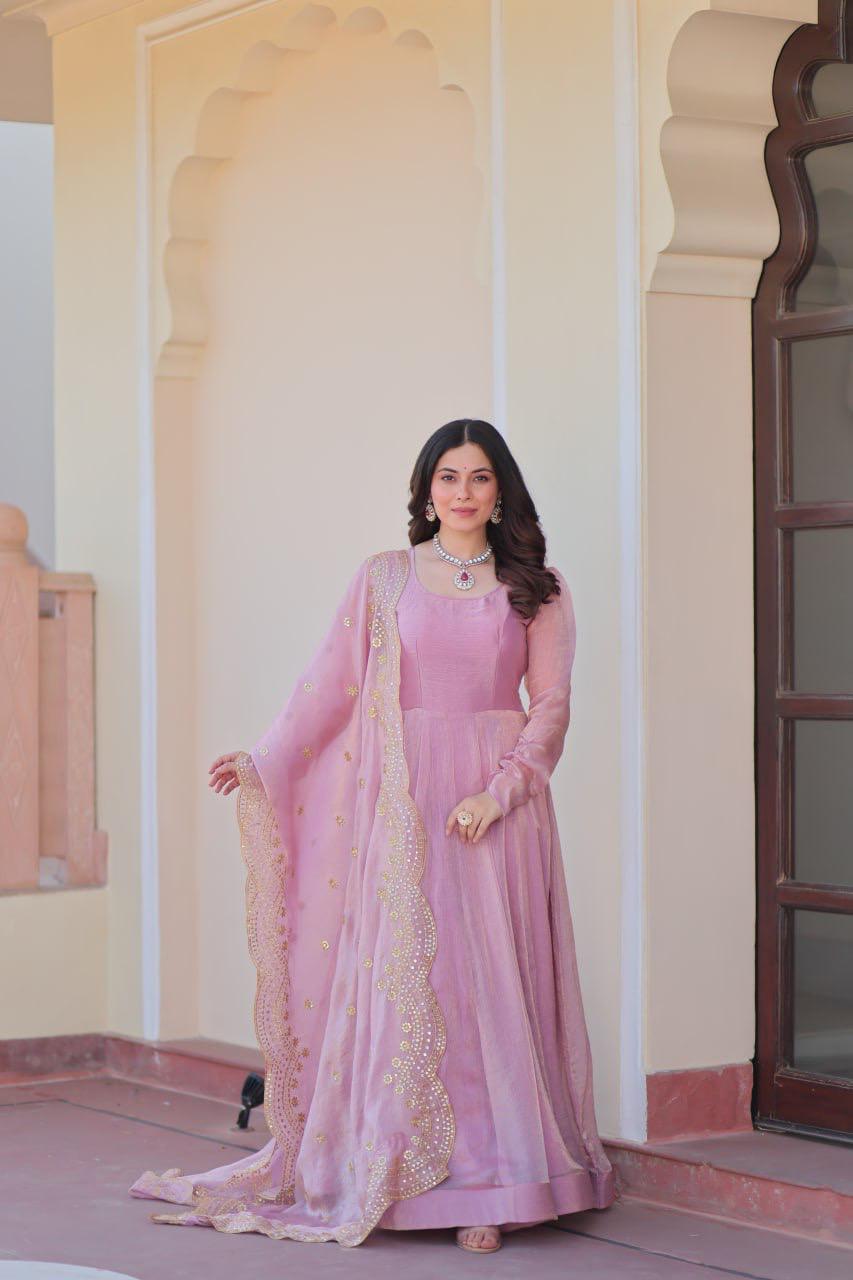 Hooriya fashions - Fendy Chiffon with 12 Kali Stitched suits