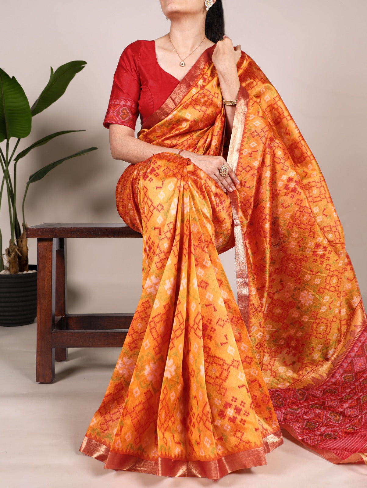 Hooriya Fashions - jacquard Silk Saree