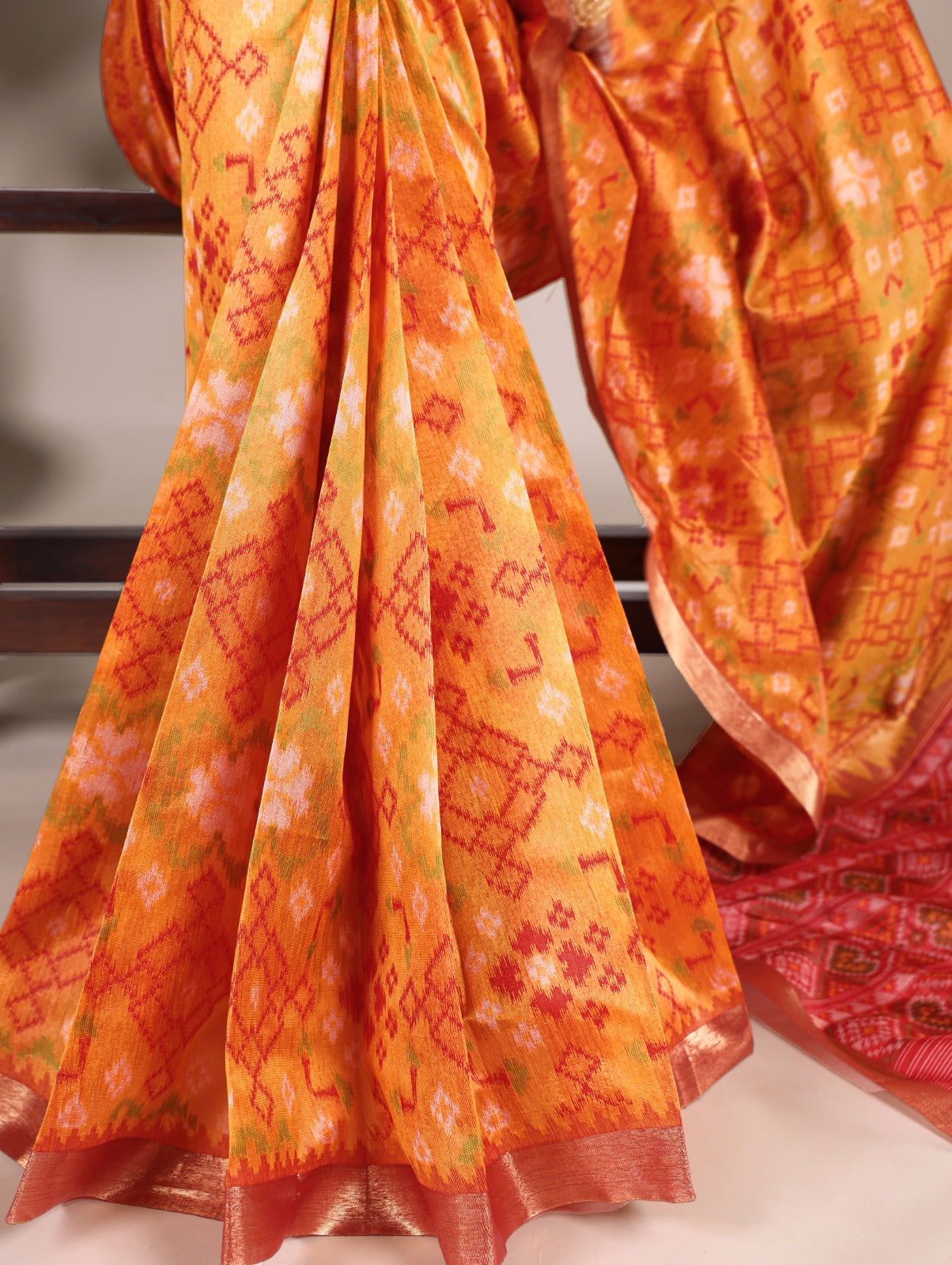 Hooriya Fashions - jacquard Silk Saree