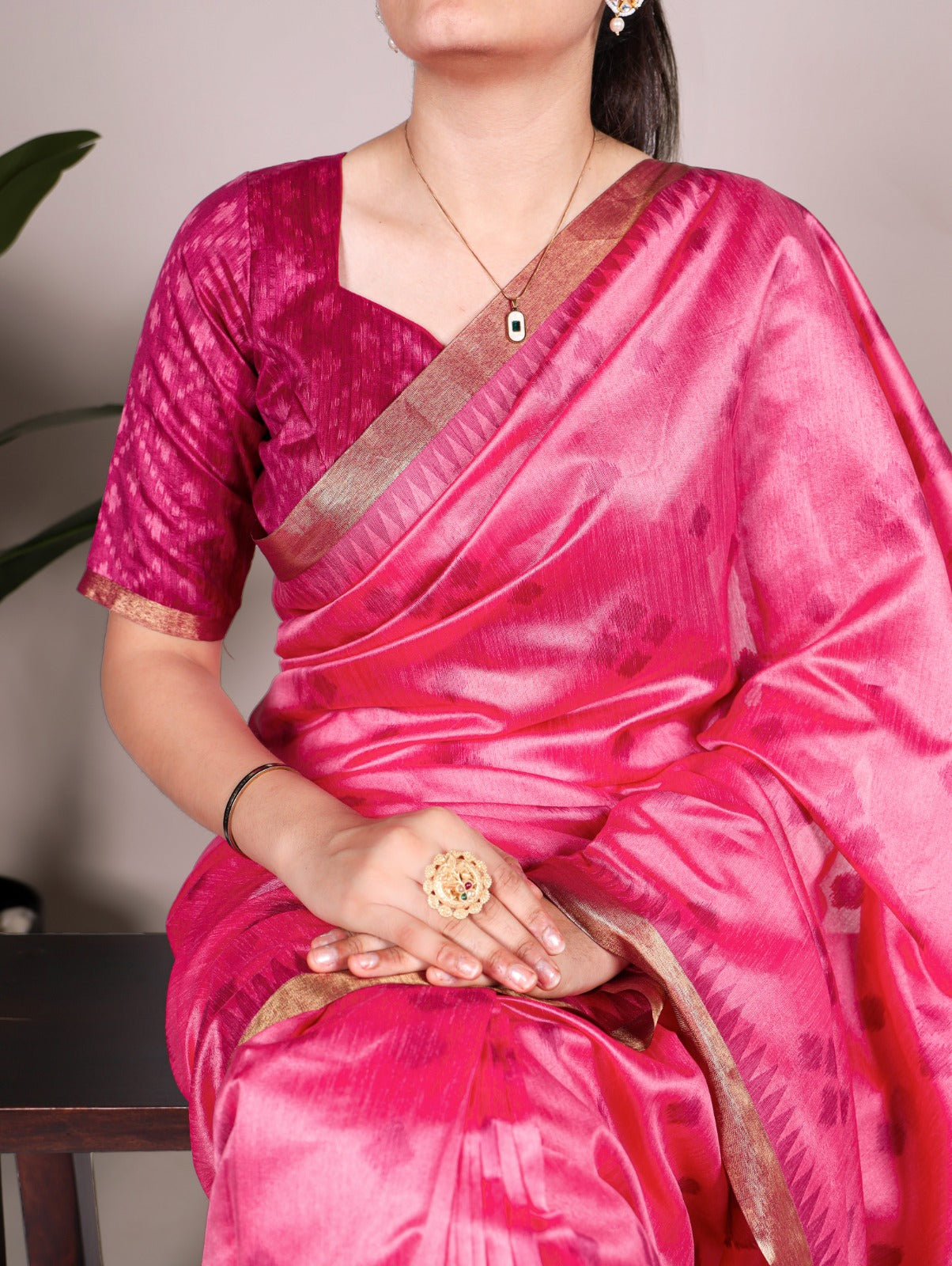 Hooriya Fashions - Jacquard Silk Saree.