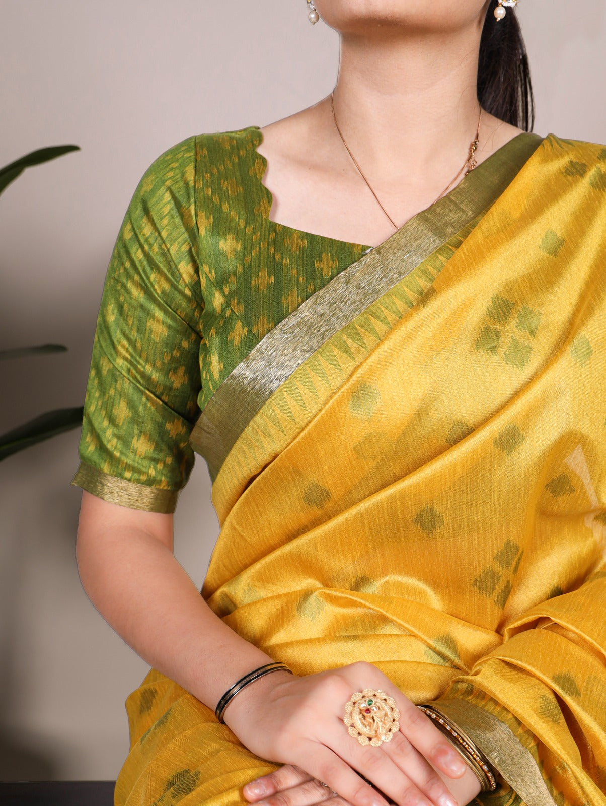 Hooriya Fashions - Jacquard Silk Saree.