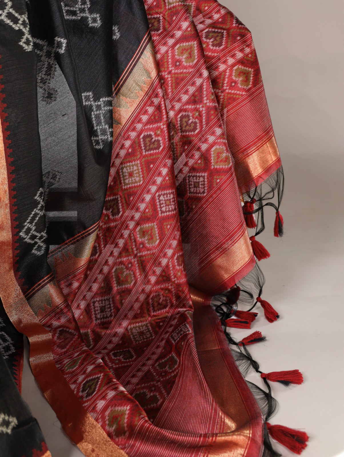 Hooriya Fashions -  Jacquard Silk Sarees