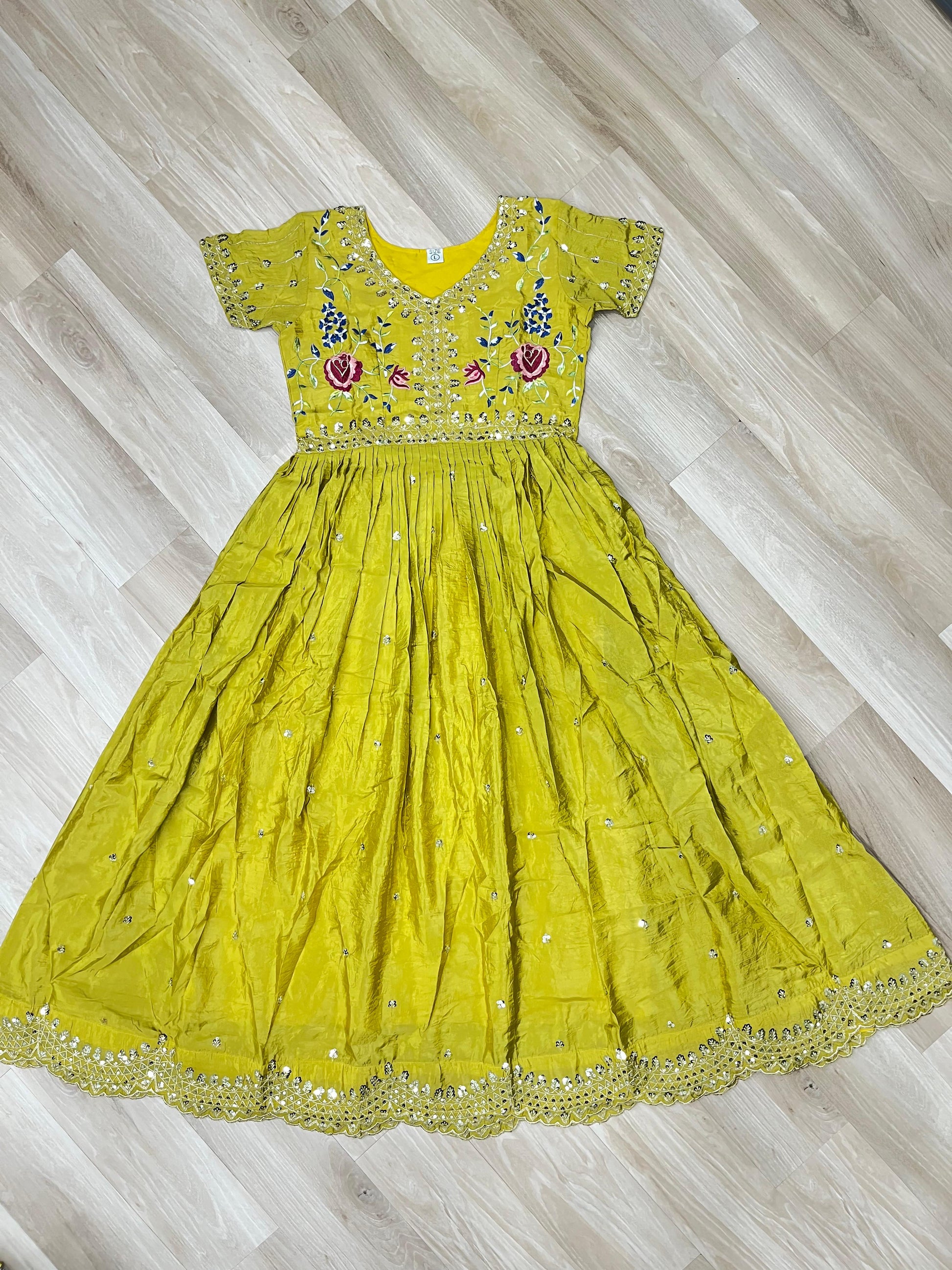 Hooriya Fashions - PREMIUM DESIGNER READYMADE GOWN
