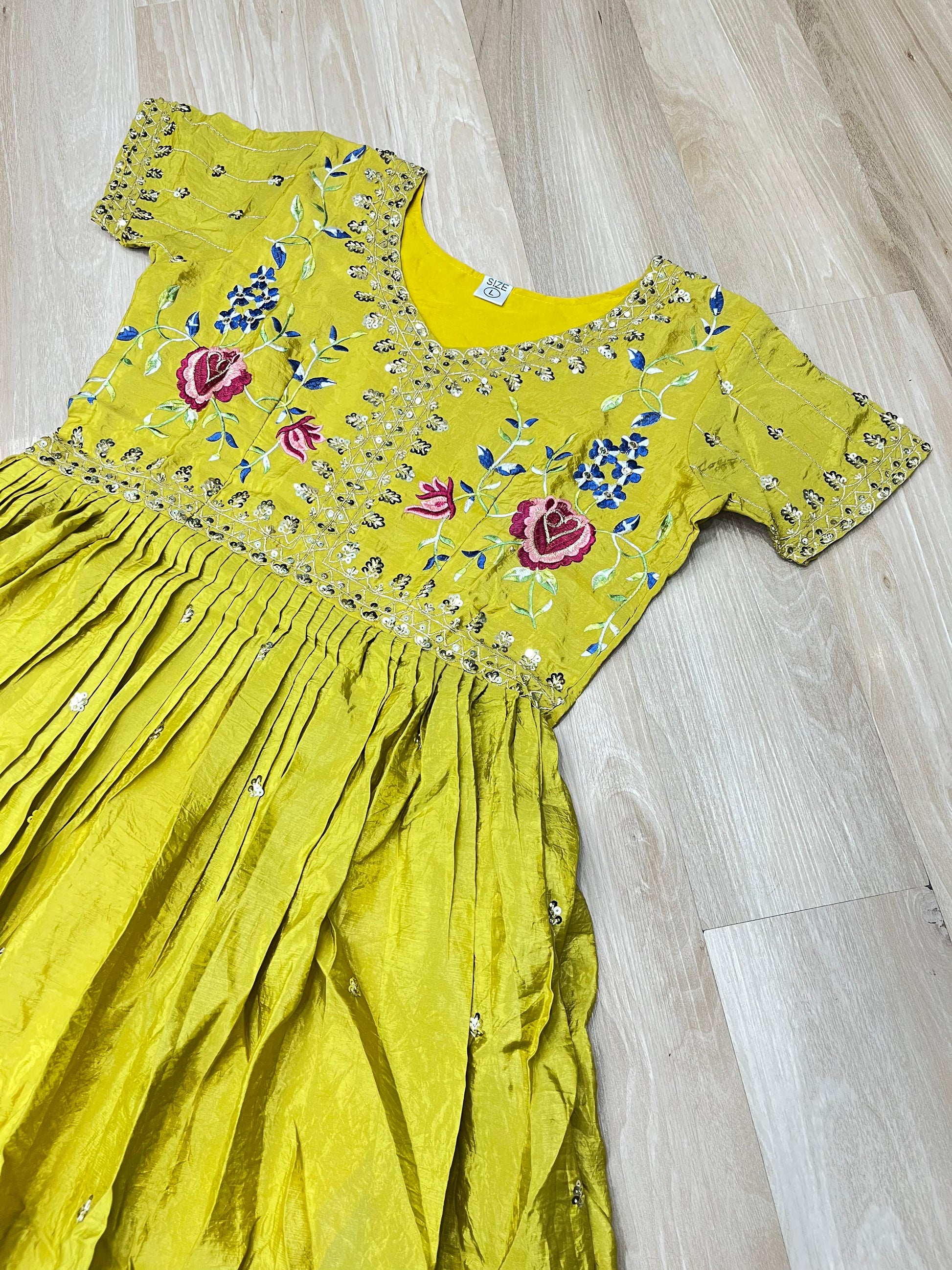 Hooriya Fashions - PREMIUM DESIGNER READYMADE GOWN