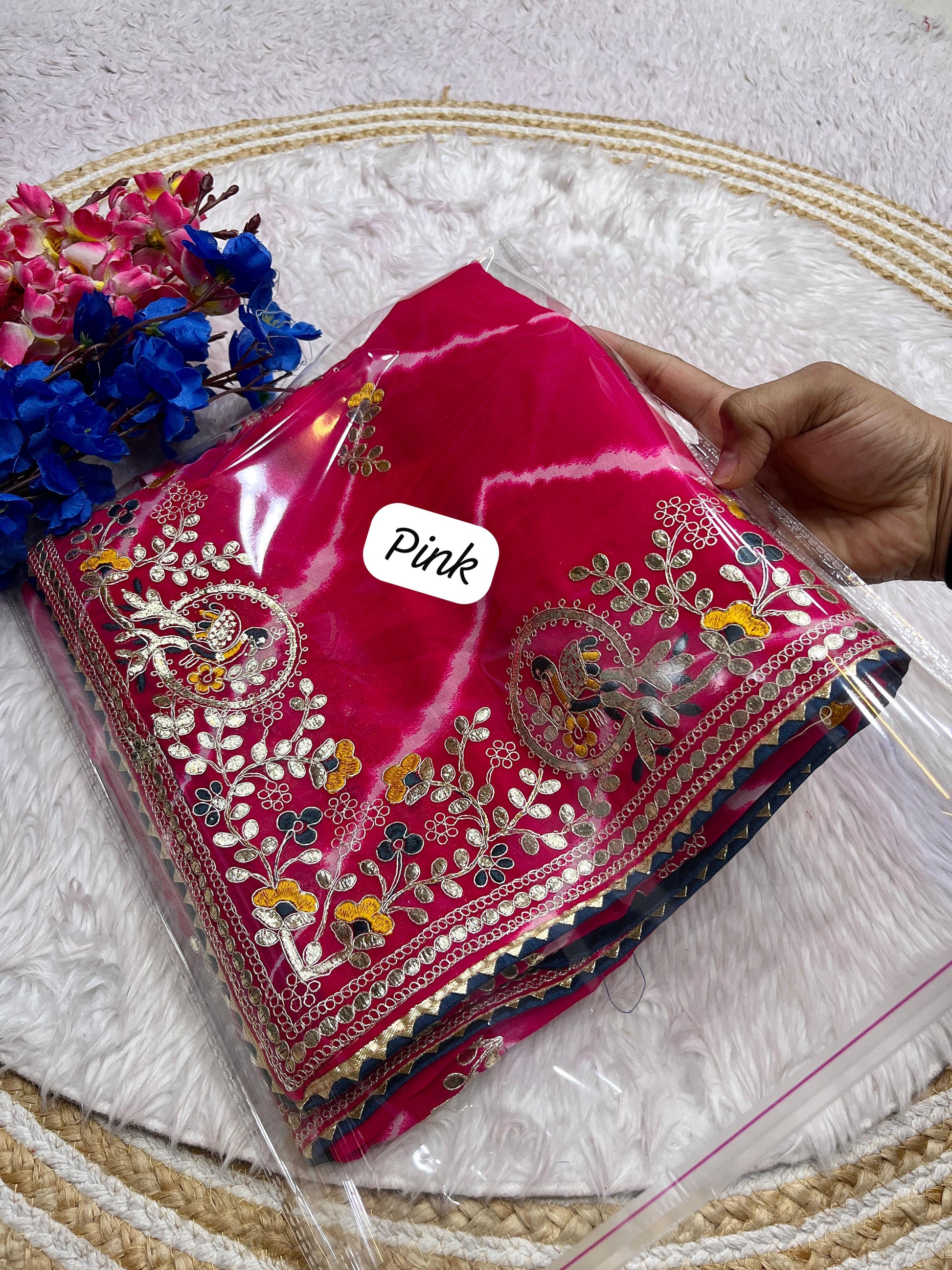 Hooriya fashions - soft Georgette Saree.