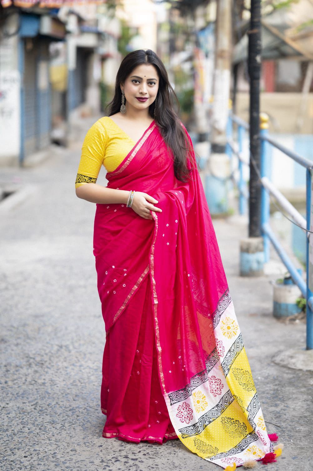 Hooriya fashions - New premium hand she bandani with blovk print saree.