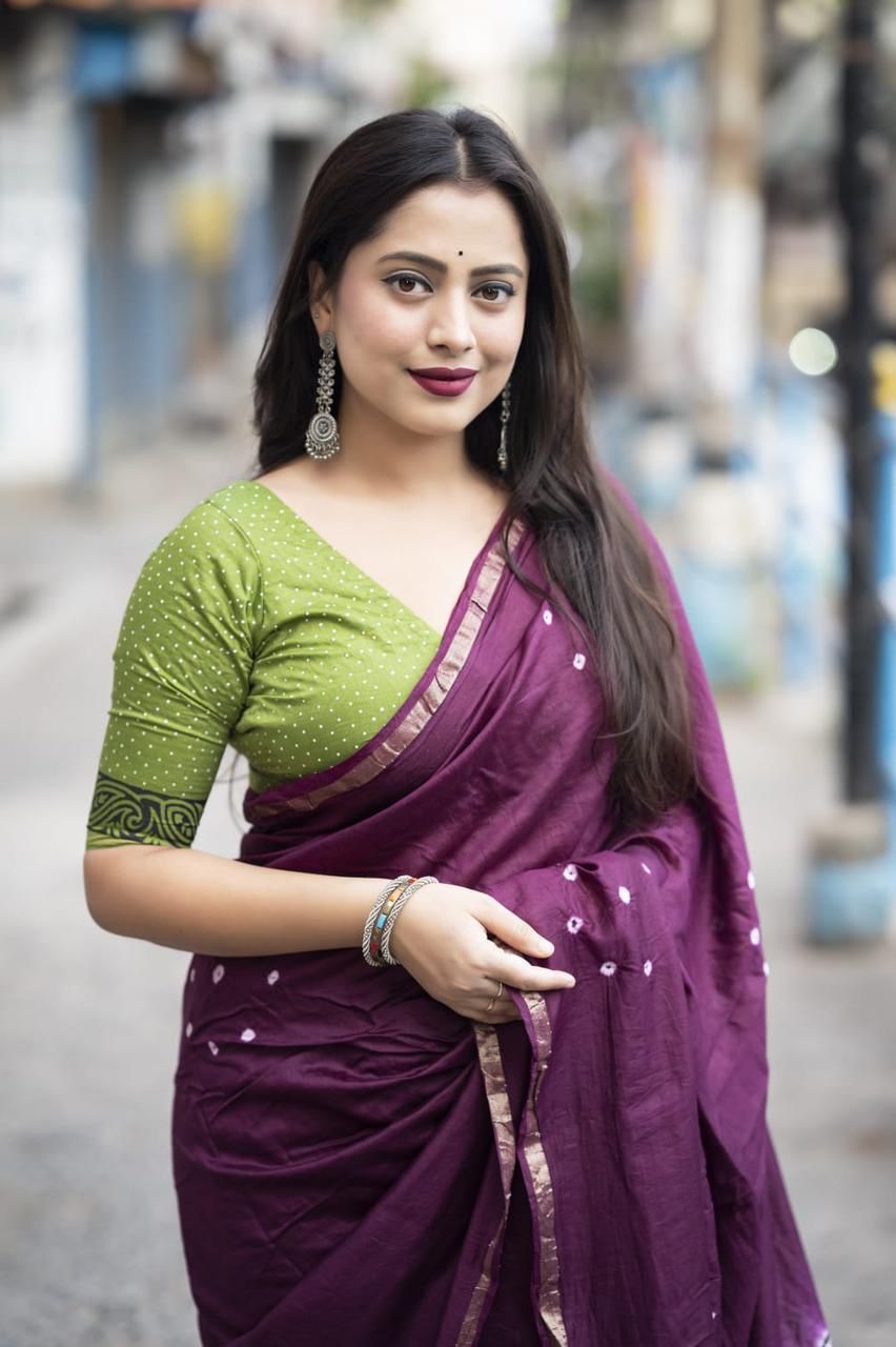 Hooriya fashions - New premium hand she bandani with blovk print saree.