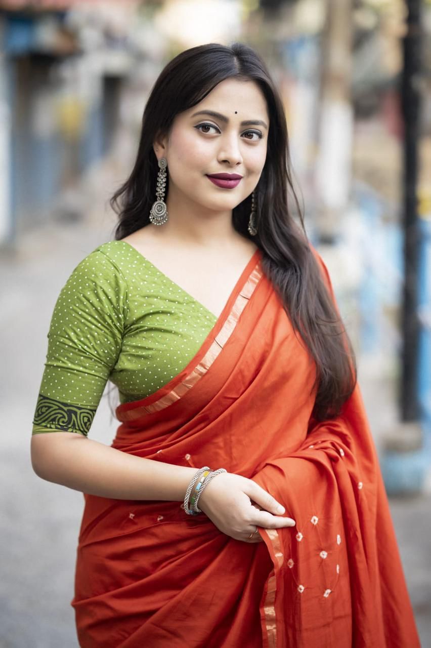 Hooriya fashions - New premium hand she bandani with blovk print saree.