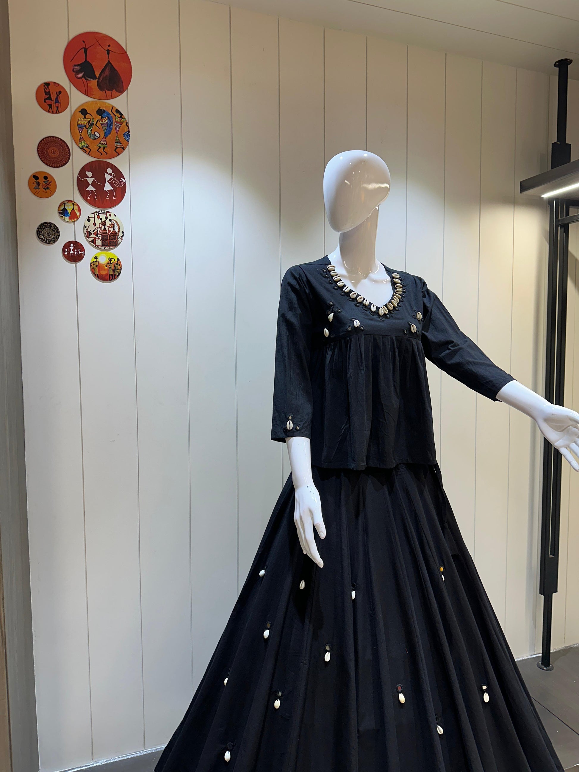 Hooriya Fashions - Heavy handwork in skirt and kediya