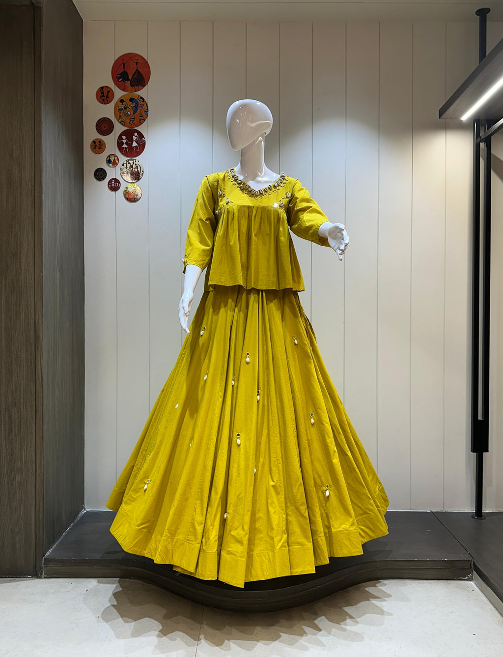 Hooriya Fashions - Heavy handwork in skirt and kediya