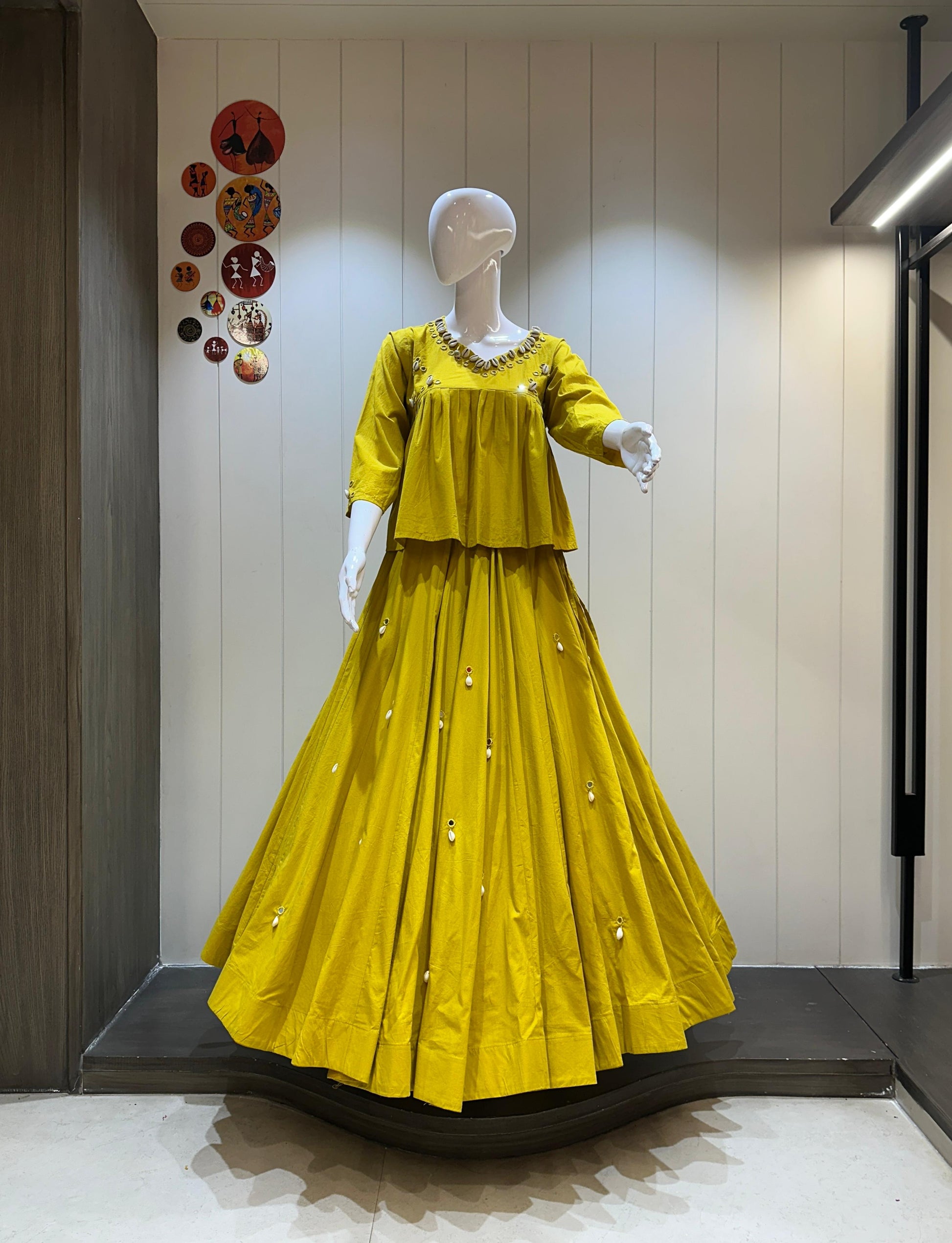 Hooriya Fashions - Heavy handwork in skirt and kediya