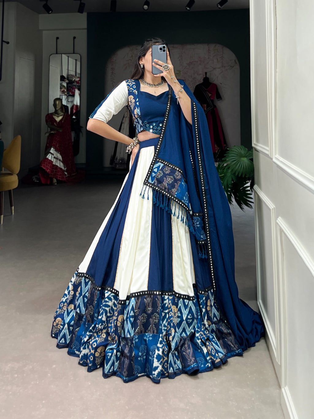 Hooriya Fashions - Lehenga Choli.