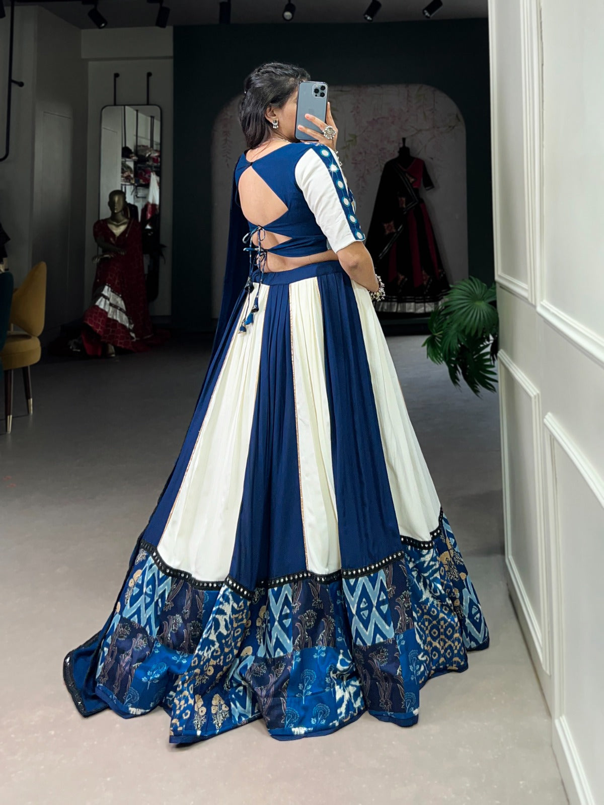 Hooriya Fashions - Lehenga Choli.