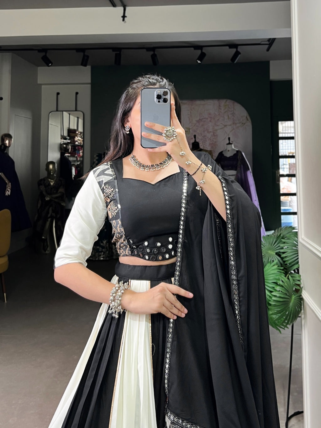 Hooriya Fashions - Lehenga Choli.