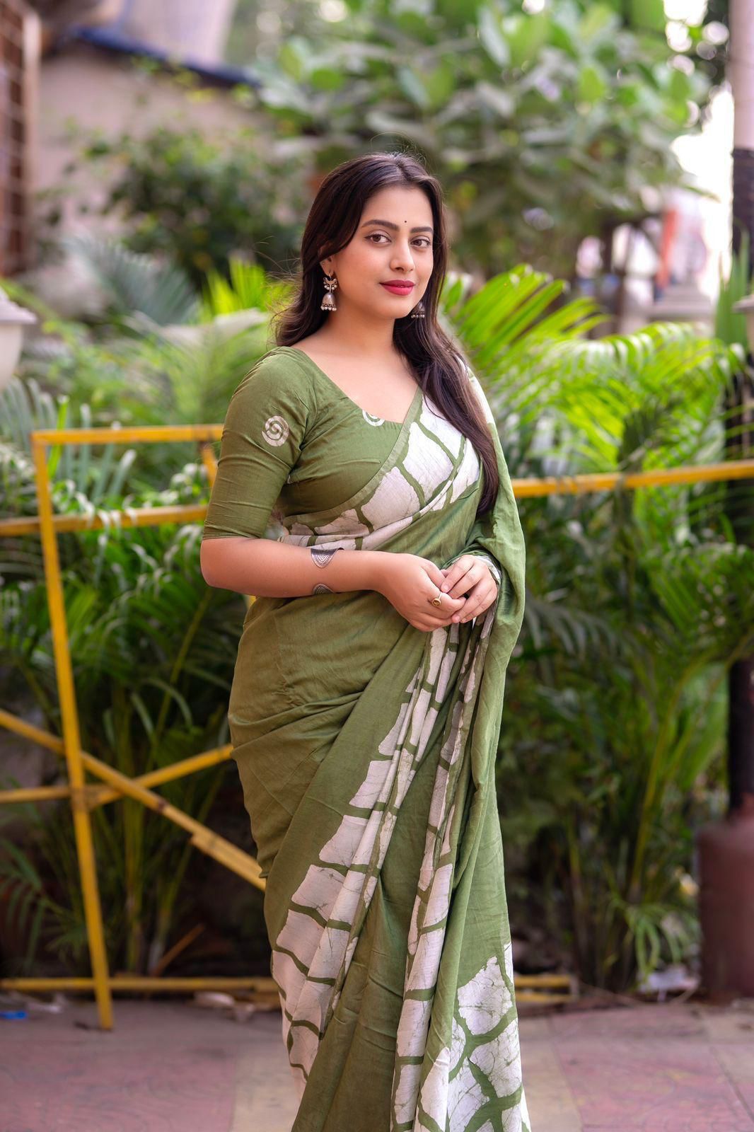 Hooriya Fashions - New pure chanderi batik sarees.