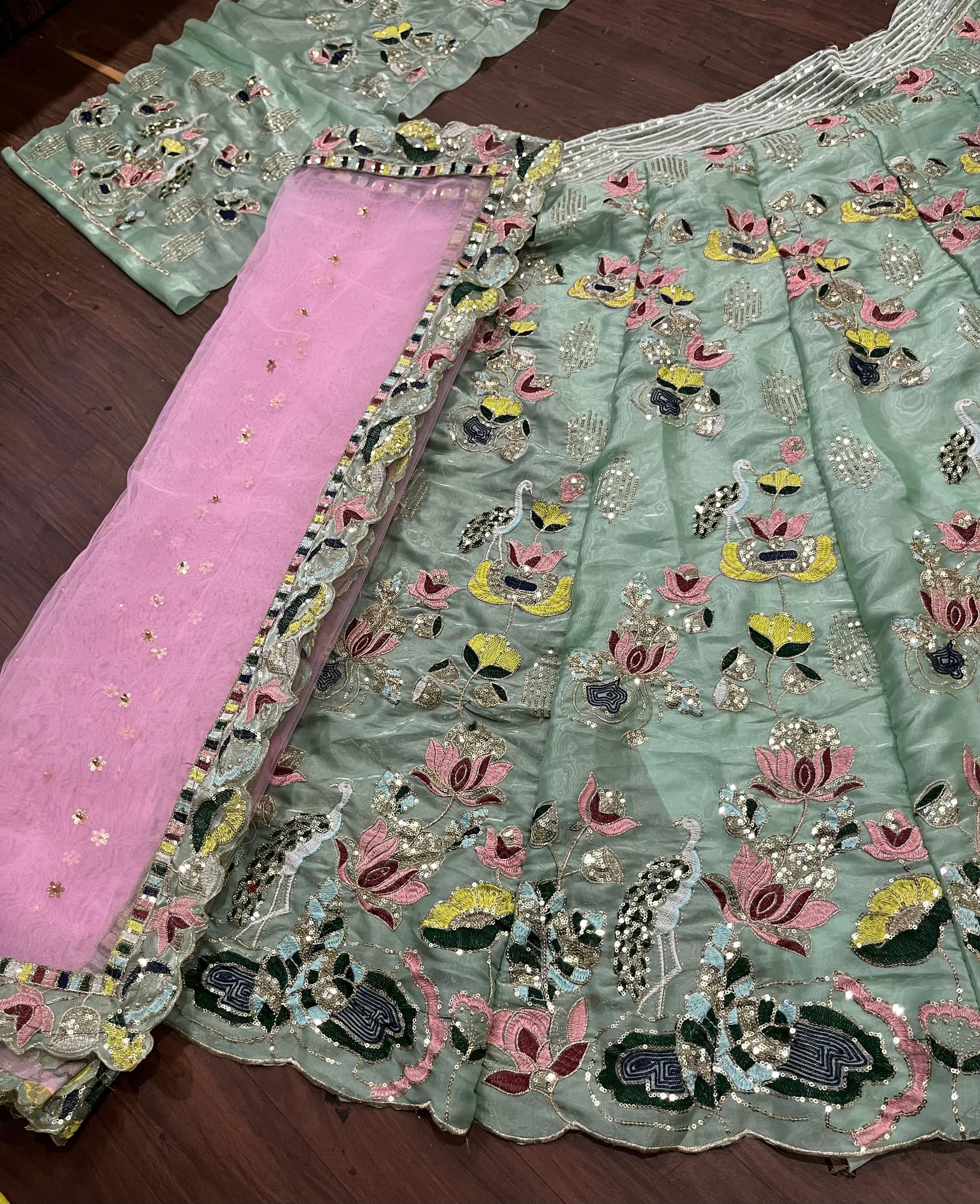 Hooriya Fashions - Lehenga.